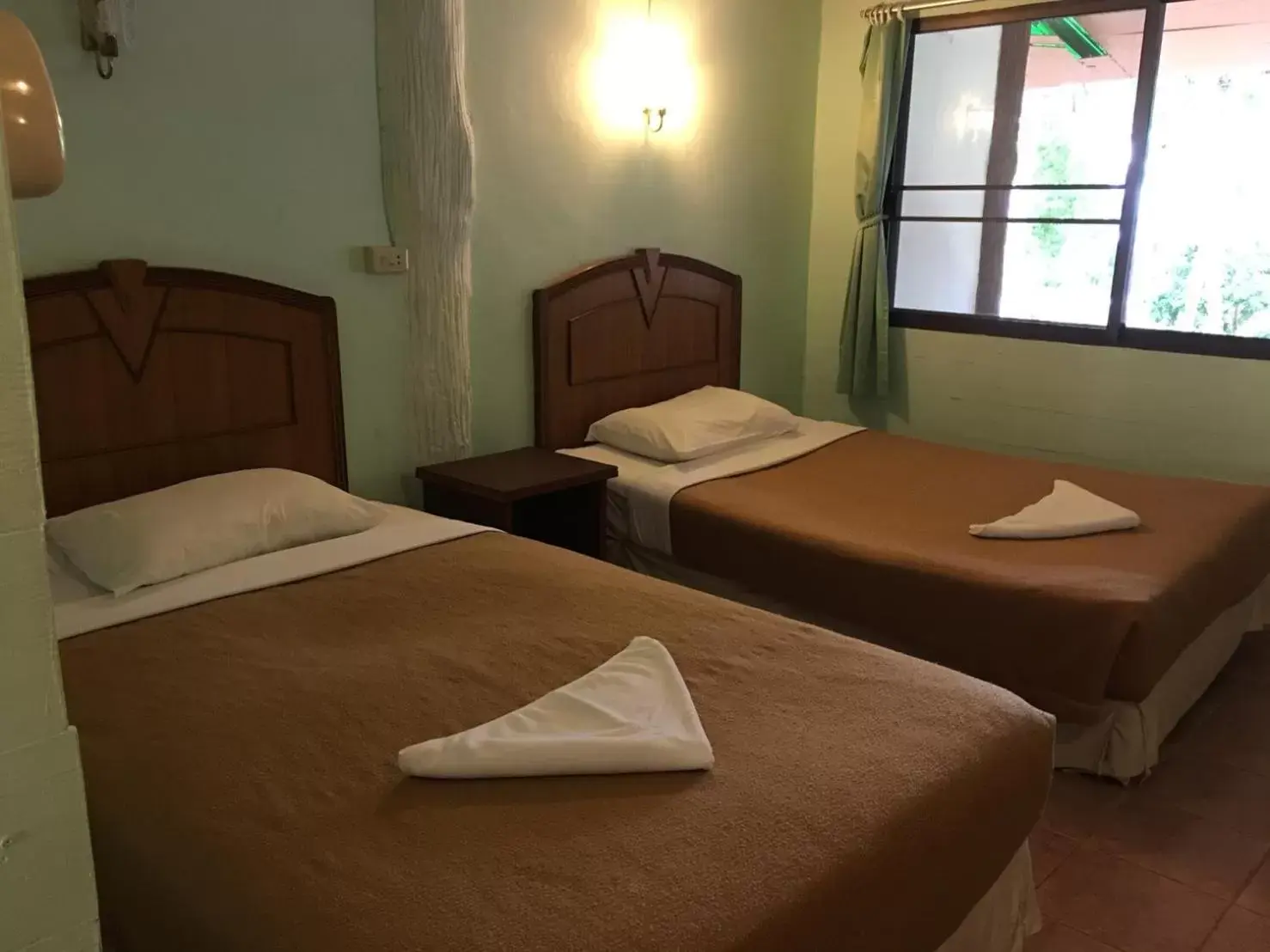 Double or Twin Room with Fan (No Hot Water) in Koh Ngai Resort Double or Twin Room with Fan (No Hot Water) in Koh Ngai Resort