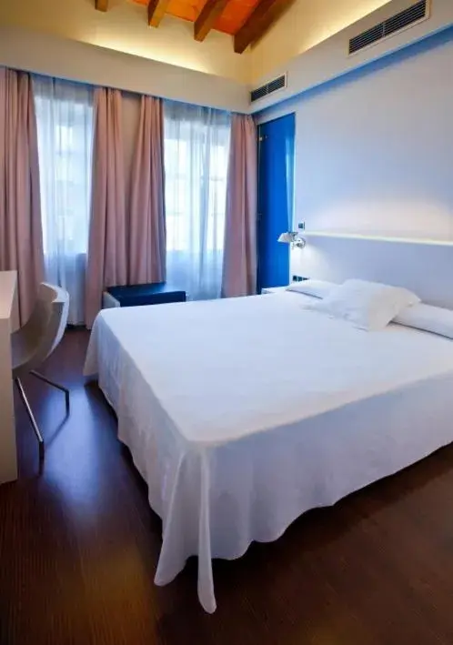 Single Room - single occupancy in Hotel El Raset Single Room - single occupancy in Hotel El Raset
