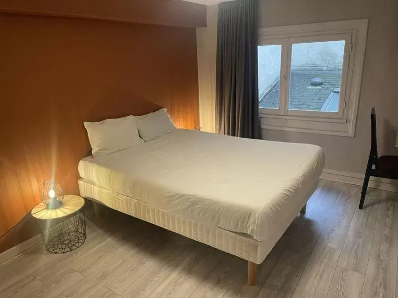 Two-Bedroom Apartment in Hotel de la Gare Two-Bedroom Apartment in Hotel de la Gare