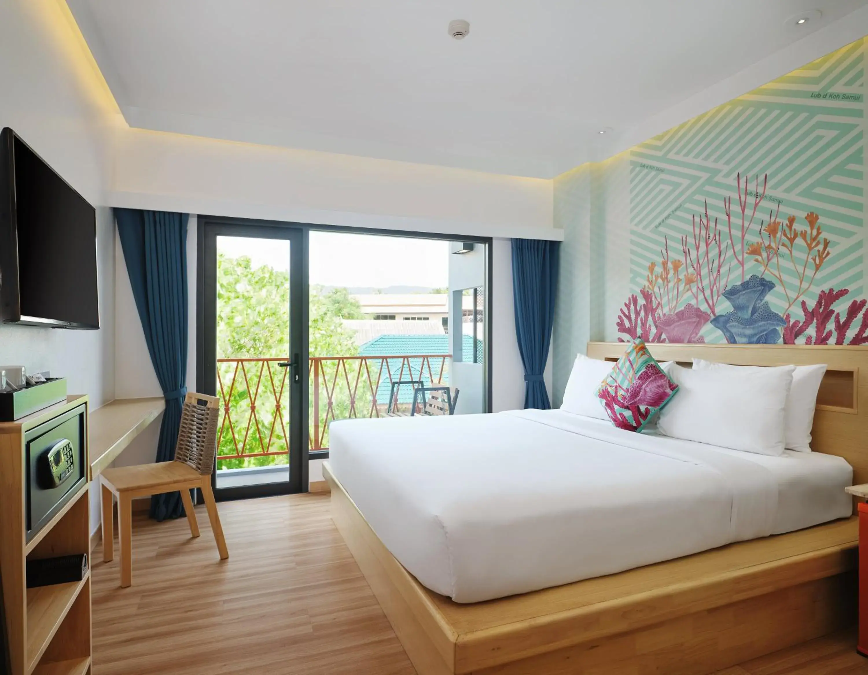 Deluxe King Room (City) in Lub d Koh Samui Chaweng Beach - Beachfront & Vibrant Social Vibe Deluxe King Room (City) in Lub d Koh Samui Chaweng Beach - Beachfront & Vibrant Social Vibe