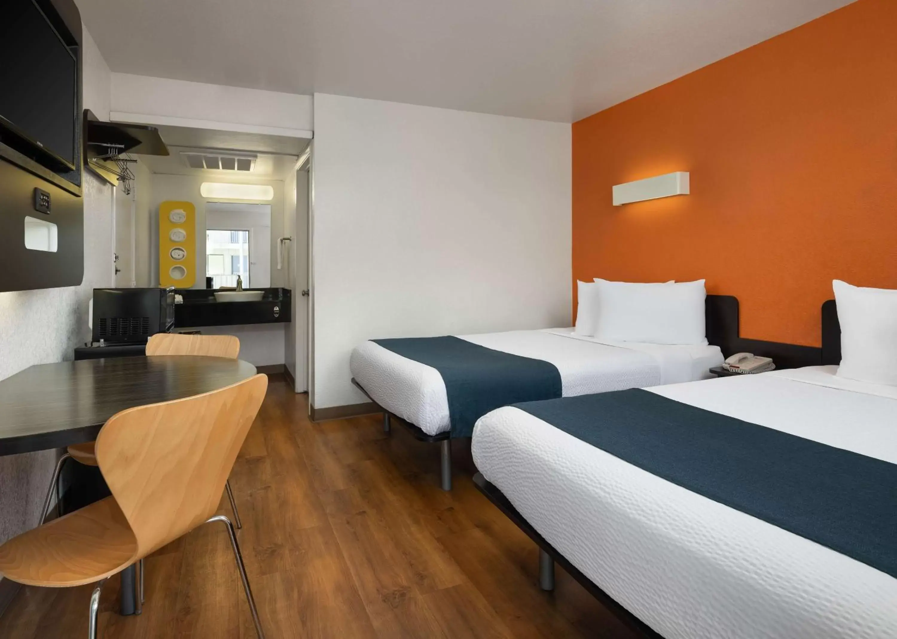 Quadruple Room - single occupancy in Motel 6-Carpinteria, CA - Santa Barbara - North Quadruple Room - single occupancy in Motel 6-Carpinteria, CA - Santa Barbara - North