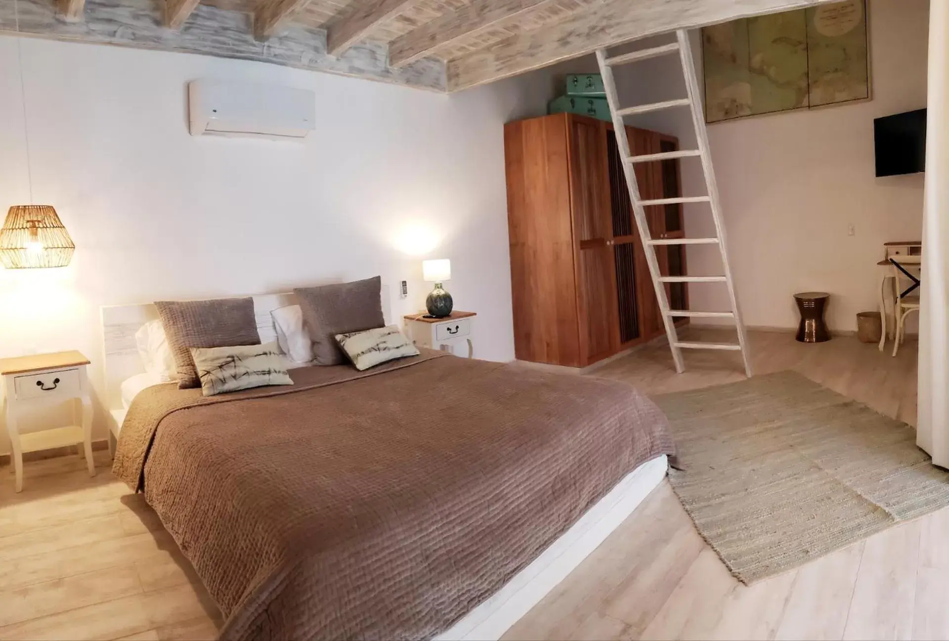 Duplex Quadruple Room in TAKUMA BOUTIK HOTEL Duplex Quadruple Room in TAKUMA BOUTIK HOTEL