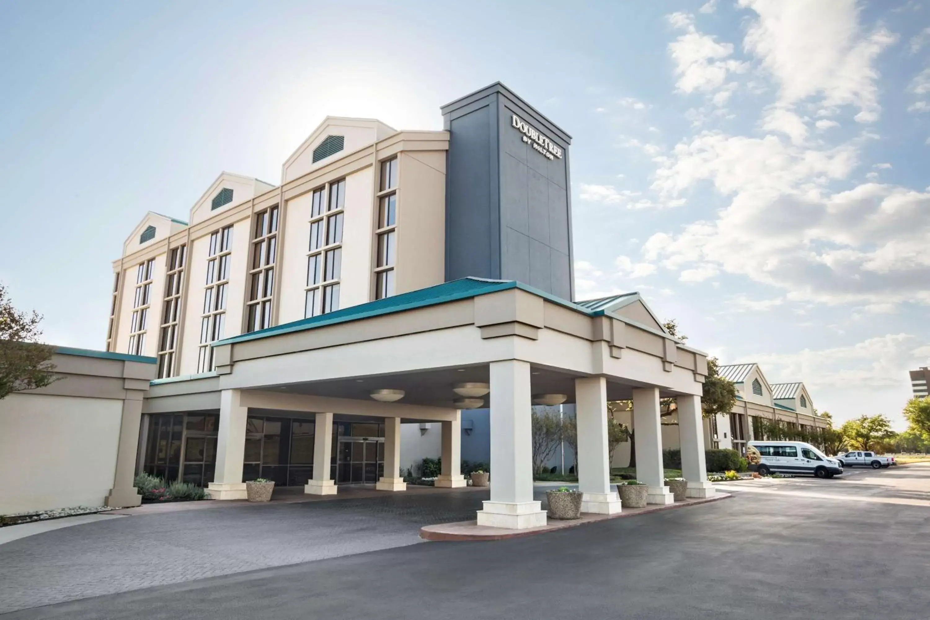 DoubleTree by Hilton DFW Airport North DoubleTree by Hilton DFW Airport North