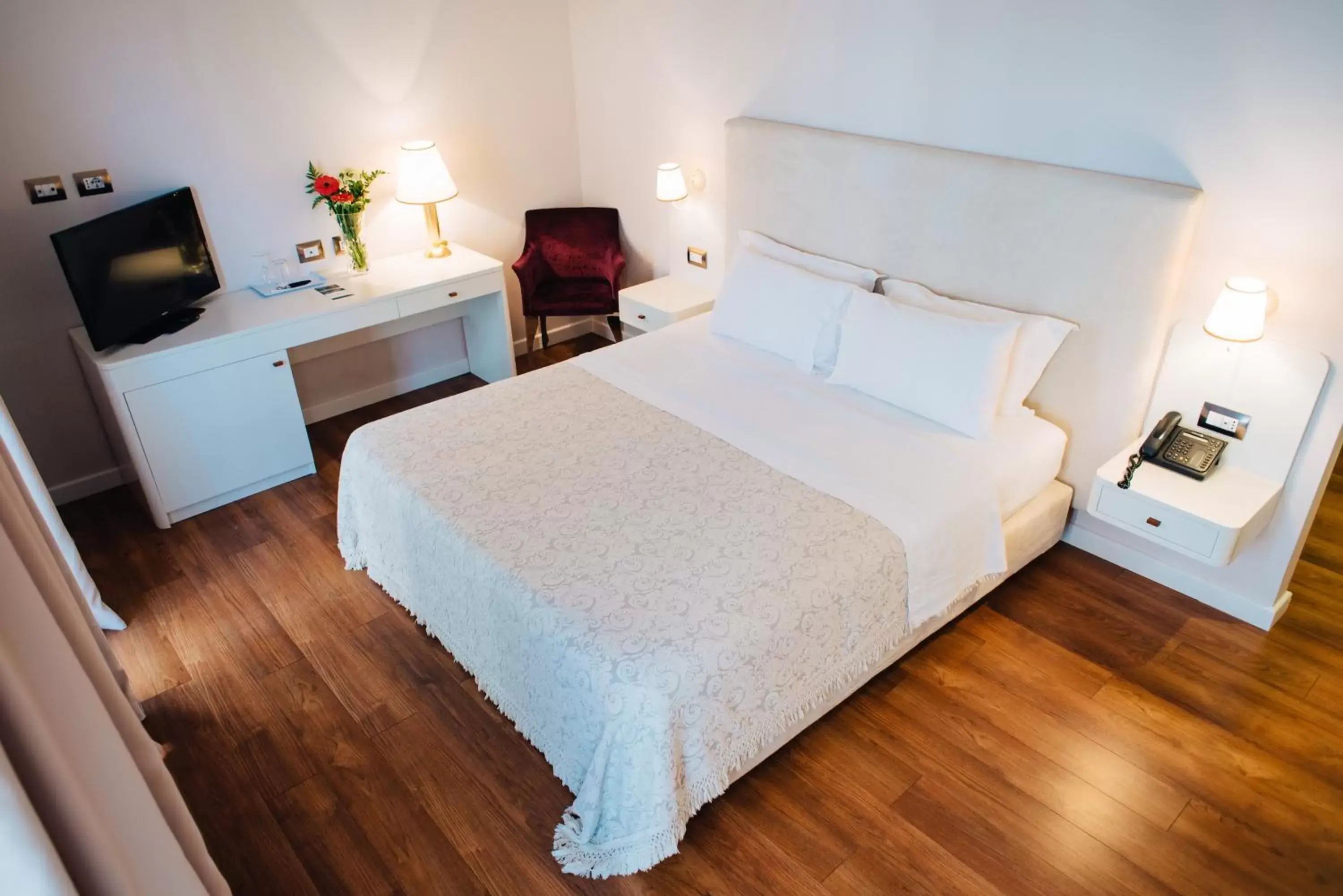 Superior Double Room with Balcony in Sar'Otel Boutique Hotel Superior Double Room with Balcony in Sar'Otel Boutique Hotel