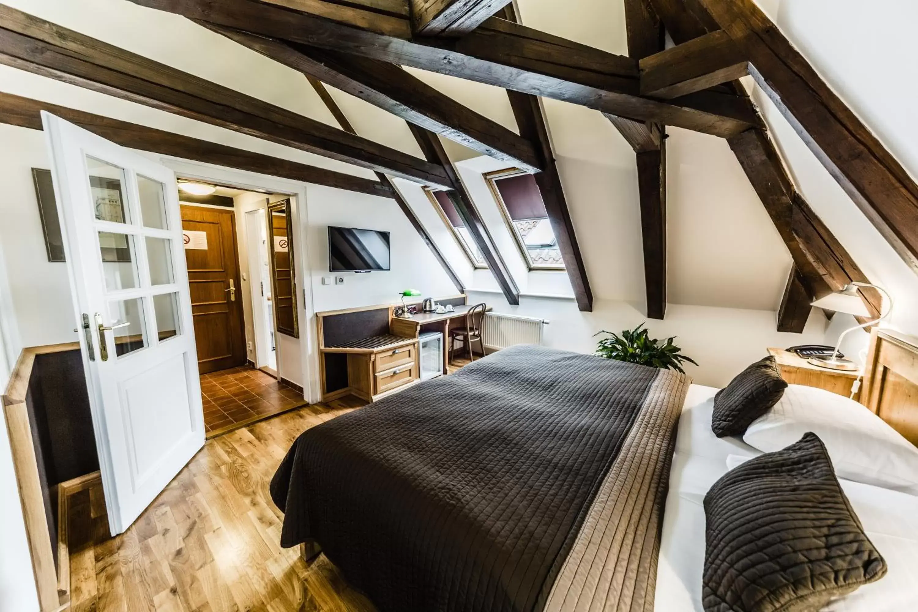 Double Room with River View in Archibald At the Charles Bridge Double Room with River View in Archibald At the Charles Bridge