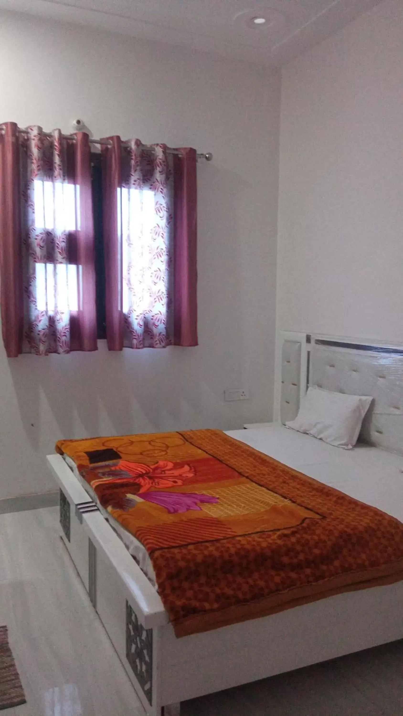 Standard Double Room in Gopi Dham Vrindavan Standard Double Room in Gopi Dham Vrindavan
