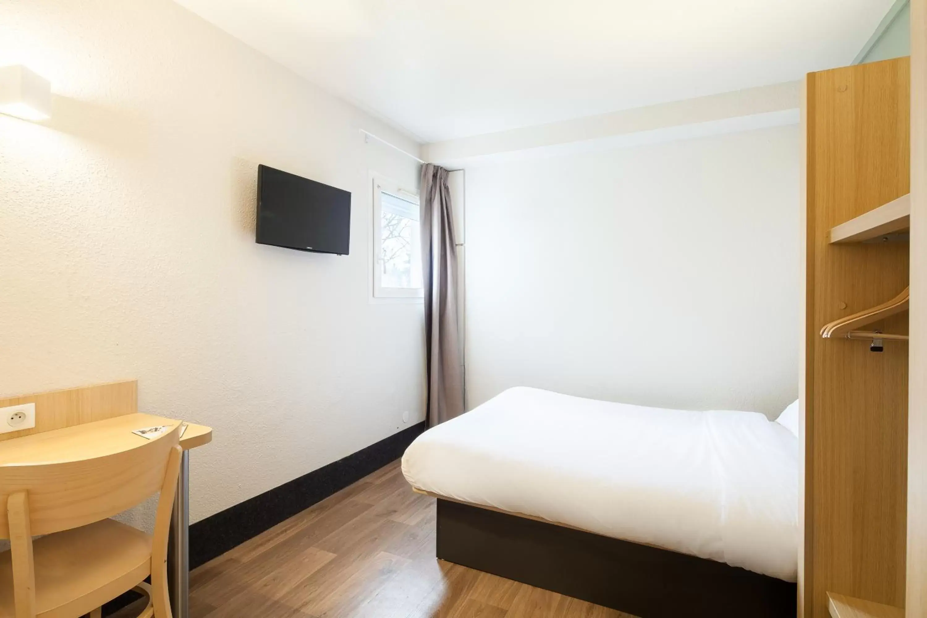 Double Room - Disability Access in B&B HOTEL Montlhery Double Room - Disability Access in B&B HOTEL Montlhery