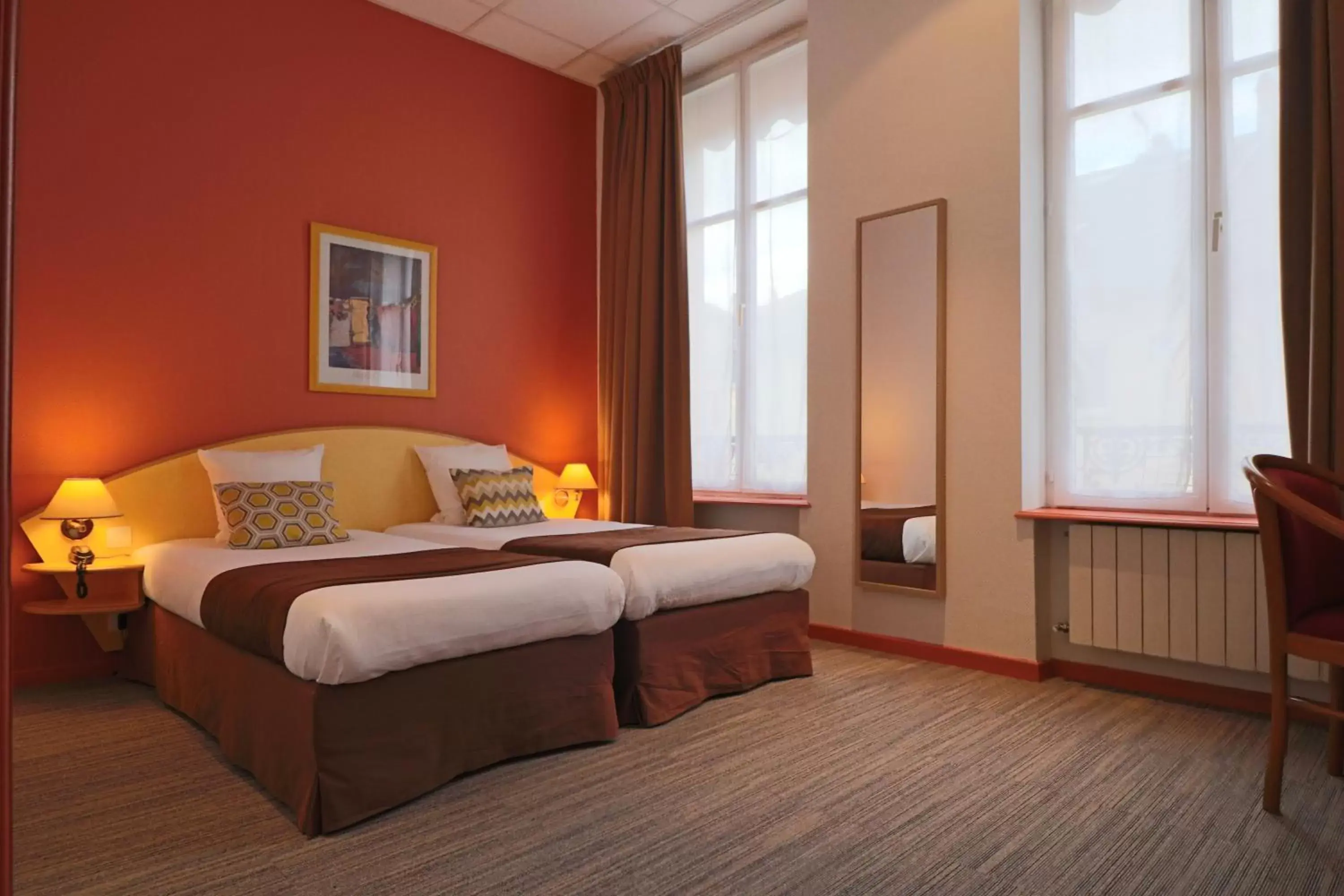 Twin Room in Logis-Hôtel des Oliviers Twin Room in Logis-Hôtel des Oliviers