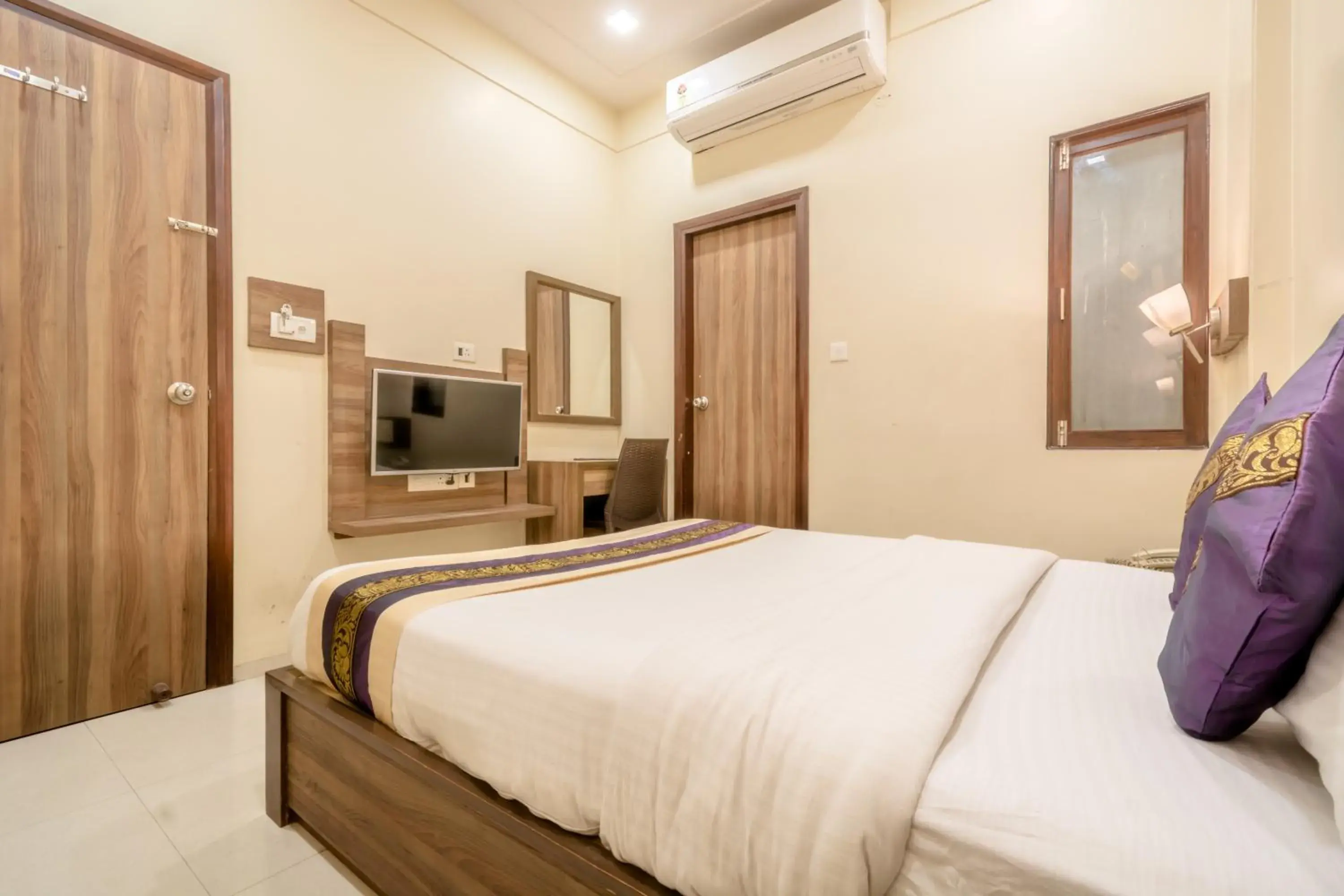 Deluxe Room in Hotel Sunday Inn Deluxe Room in Hotel Sunday Inn