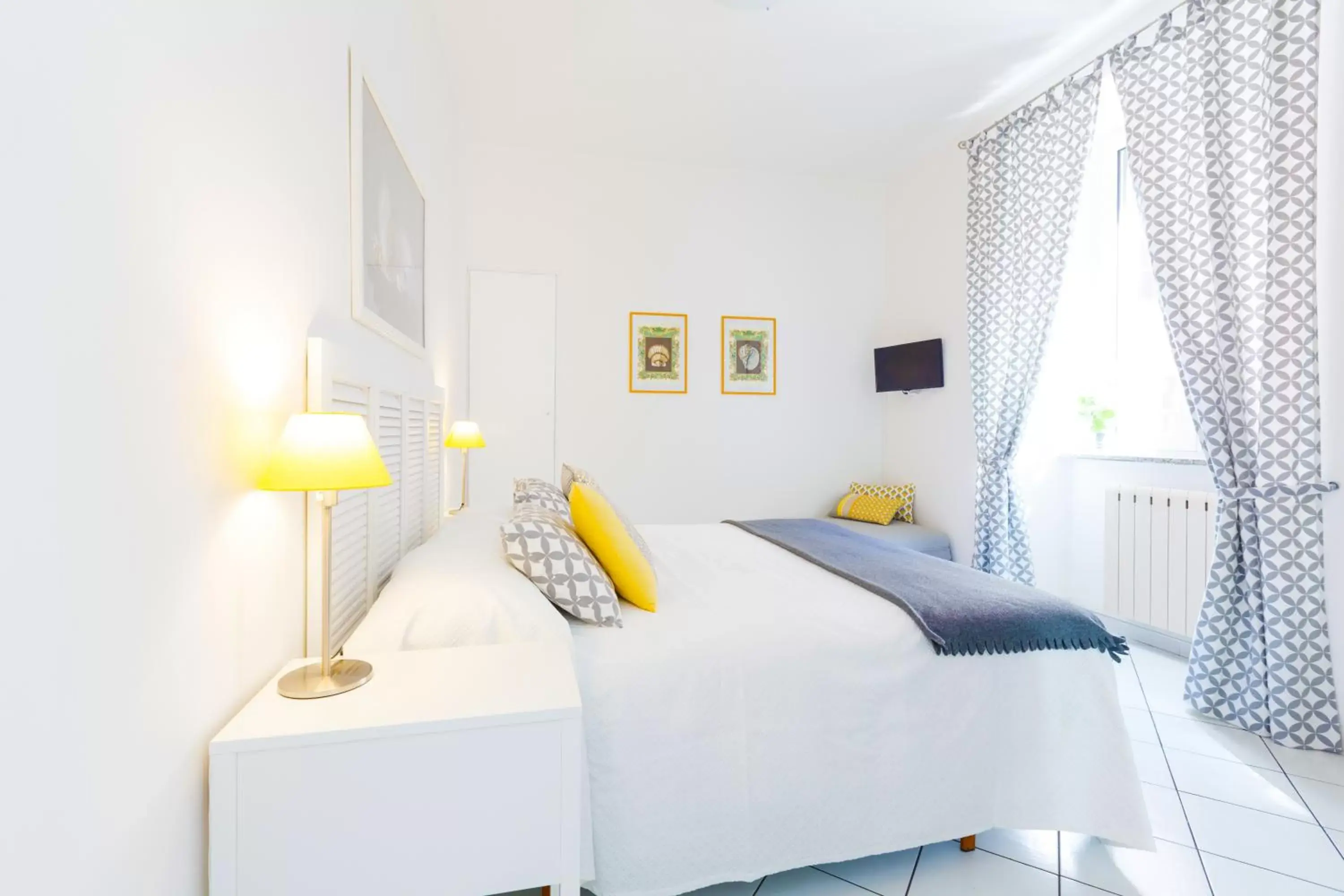 Comfort Double Room in B&B Piazza Fratti Comfort Double Room in B&B Piazza Fratti