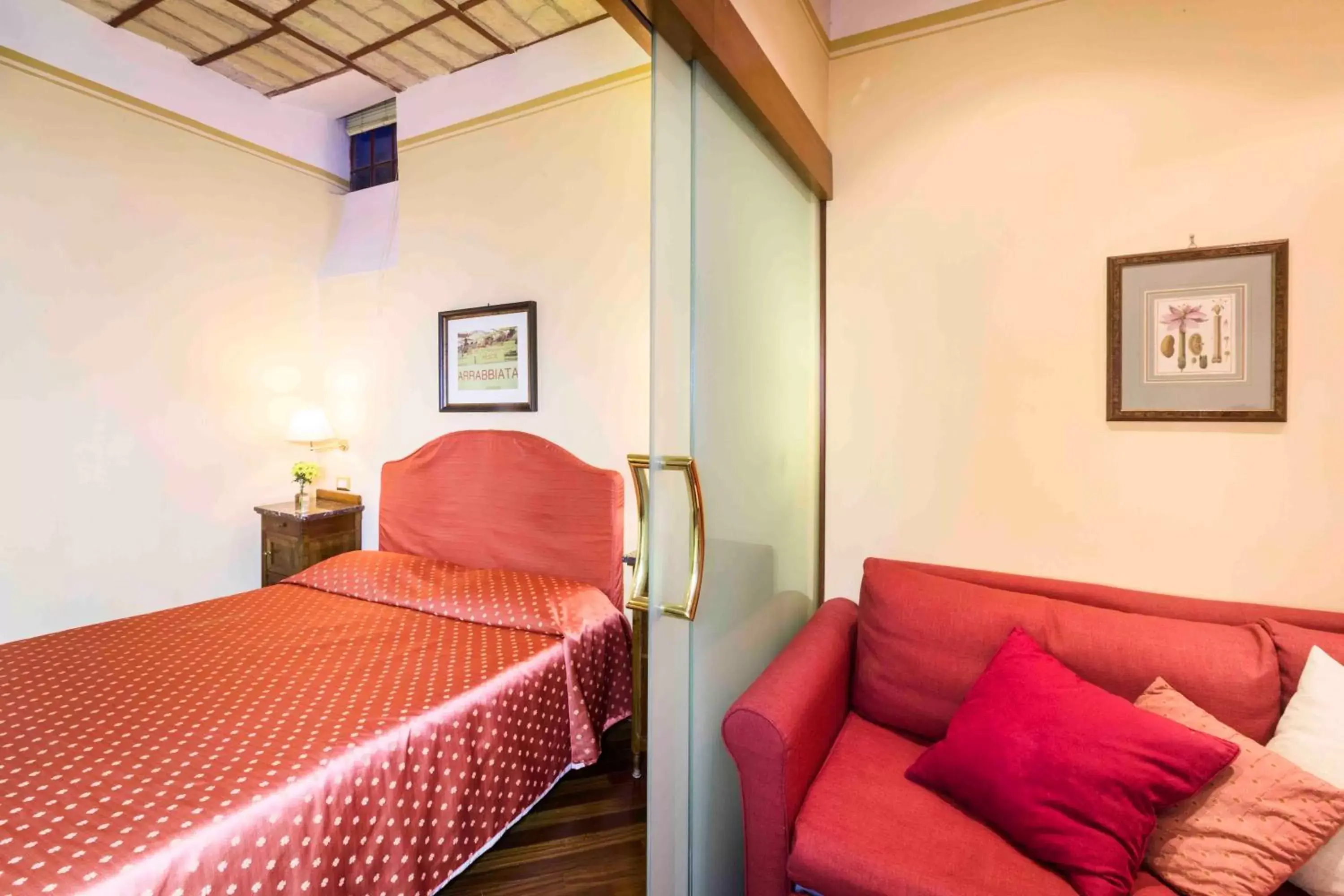 Superior Quadruple Room in Casa De' Fiori Superior Quadruple Room in Casa De' Fiori