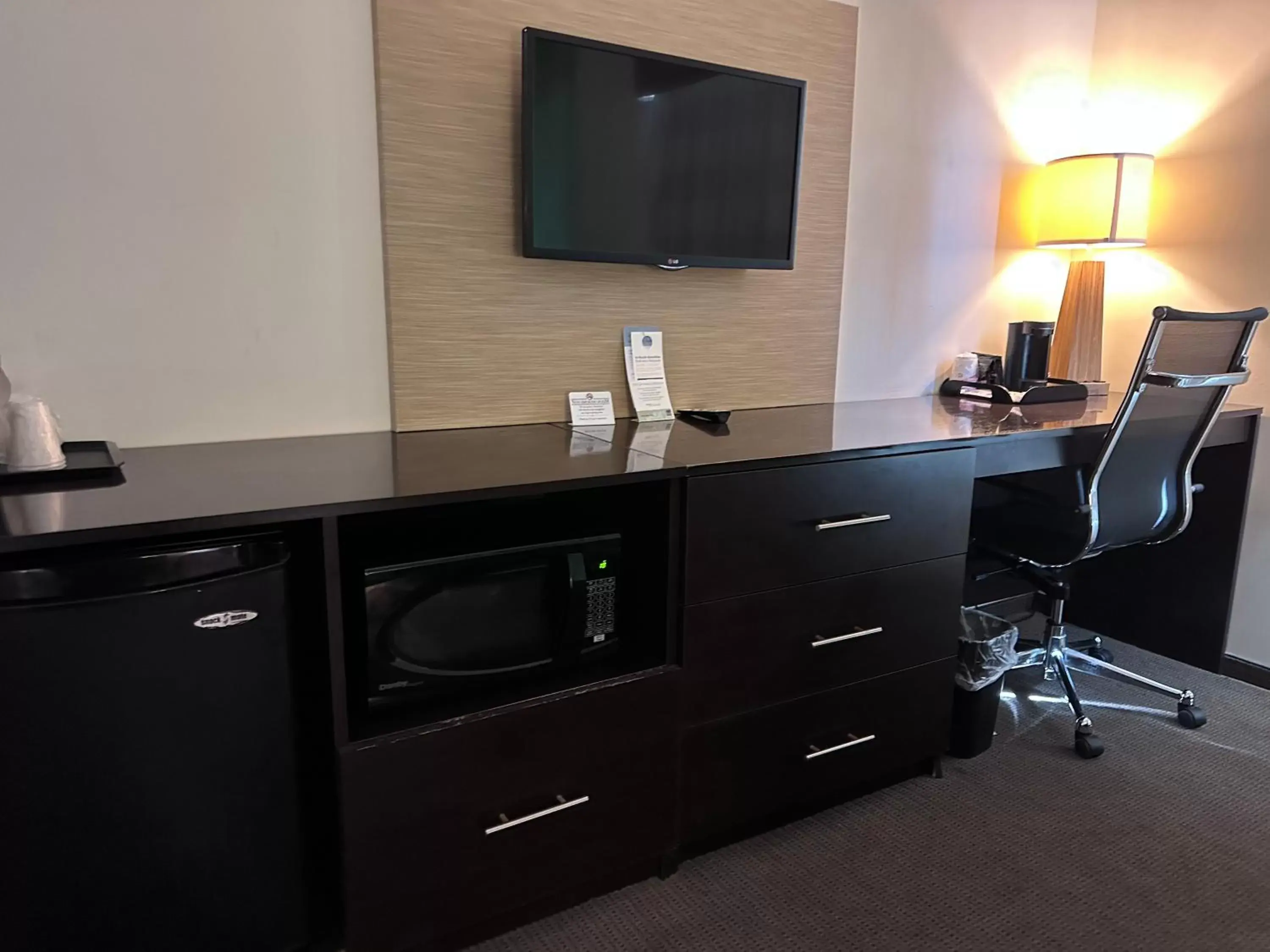 Standard Queen Room with Two Queen Beds - Non-Smoking in Sleep Inn & Suites Gulfport Standard Queen Room with Two Queen Beds - Non-Smoking in Sleep Inn & Suites Gulfport