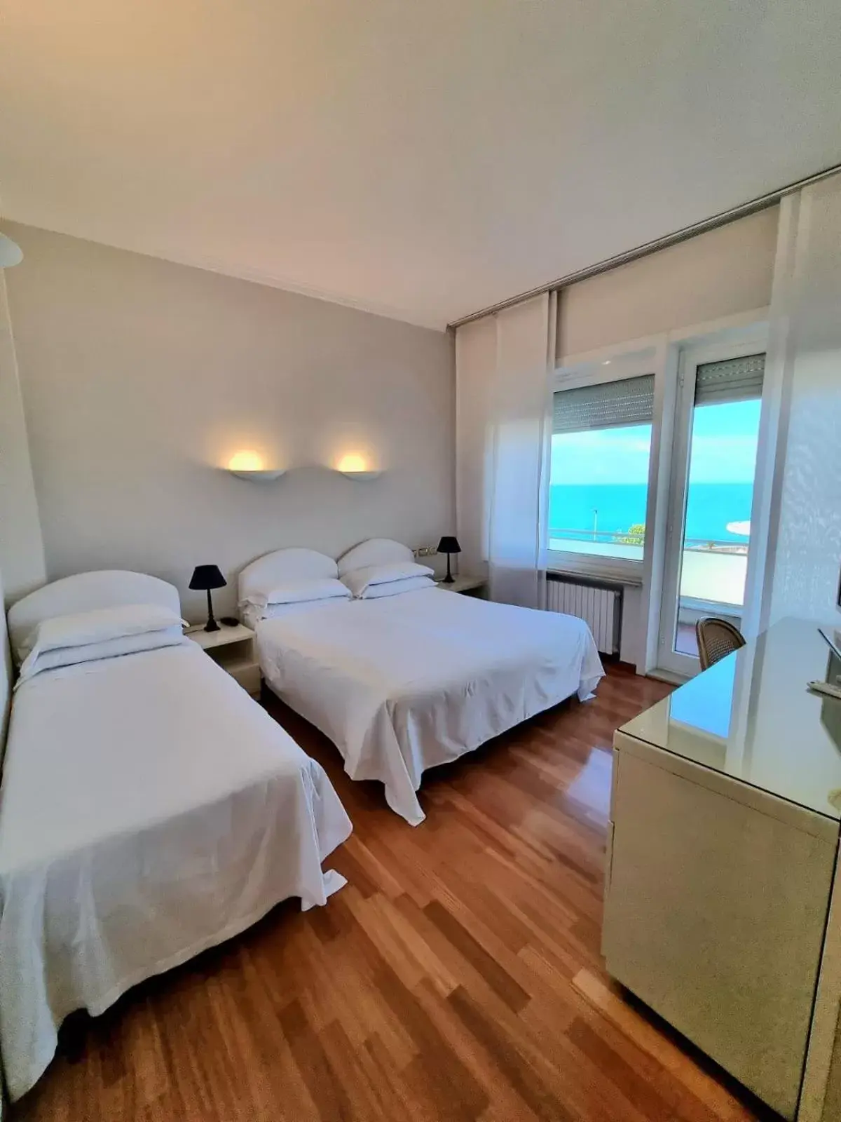 Prestige Triple Room in Grand Hotel Passetto Prestige Triple Room in Grand Hotel Passetto