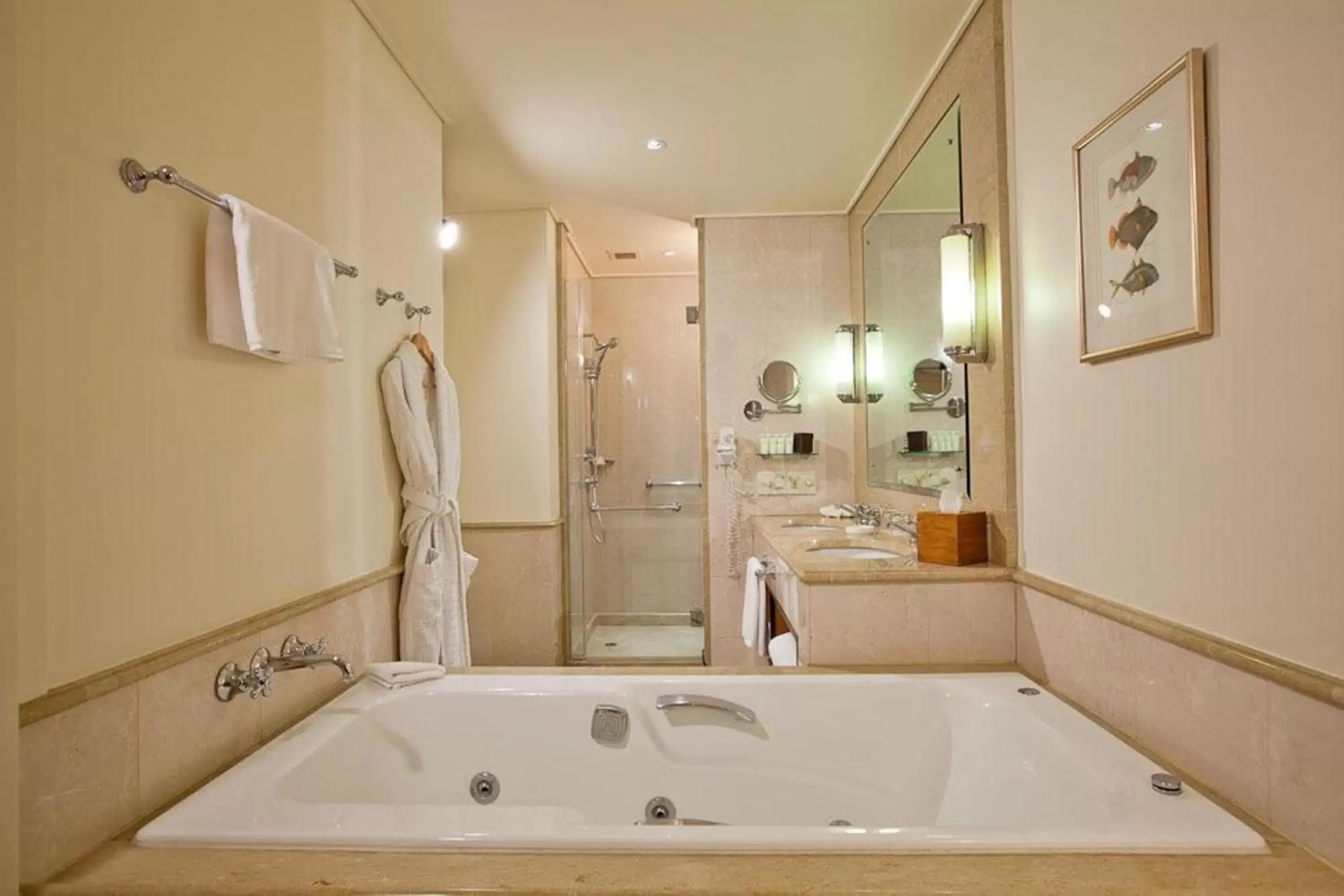 Superior Twin Room with 2 King Single Beds, Spa Bath and City View with free self-parking & one drink voucher in Pullman Reef Hotel Casino Superior Twin Room with 2 King Single Beds, Spa Bath and City View with free self-parking & one drink voucher in Pullman Reef Hotel Casino