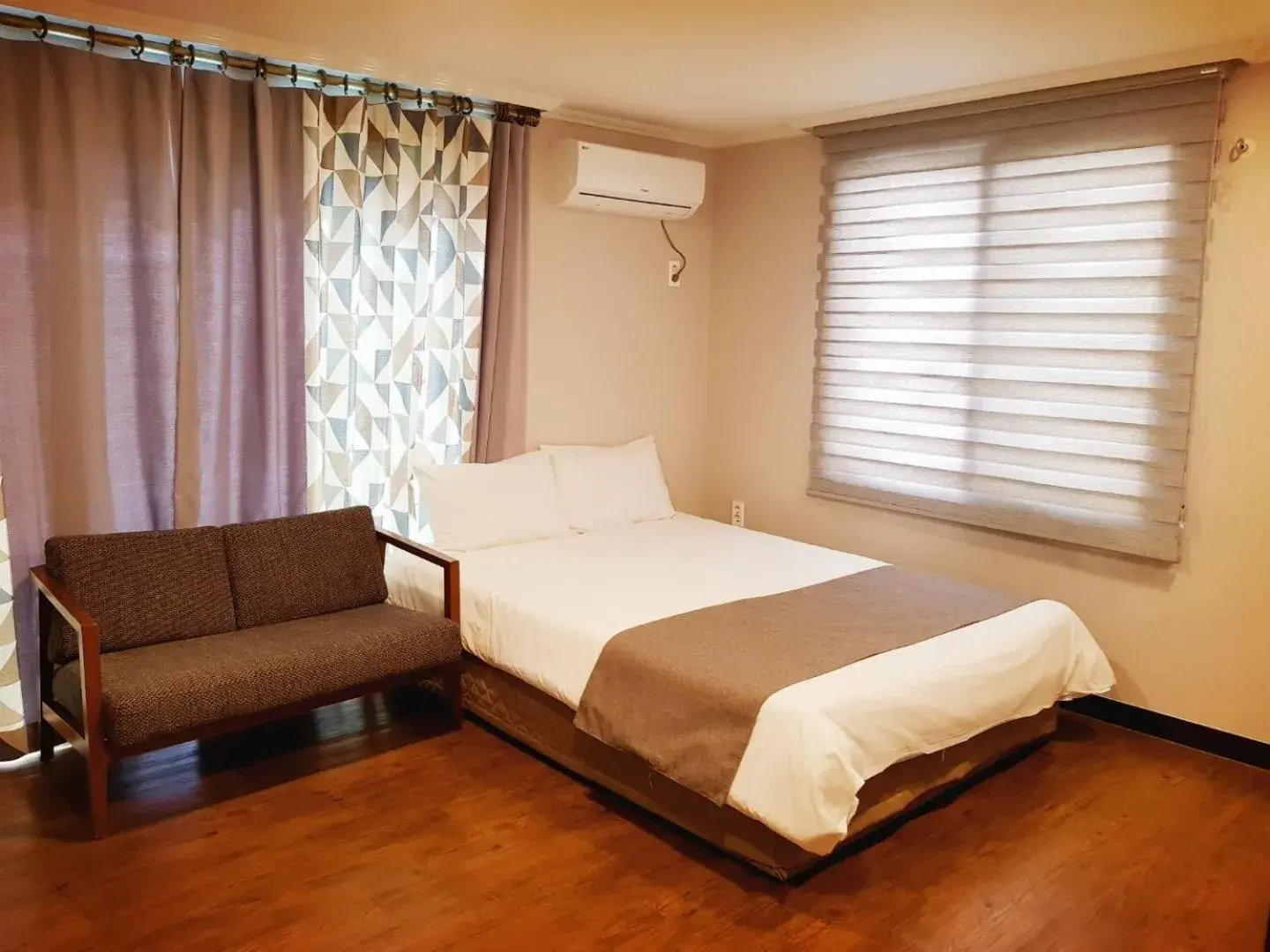 Suite in Hotel Tong Yeondong Jeju Suite in Hotel Tong Yeondong Jeju