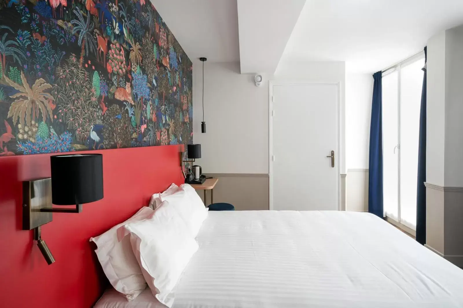 Deluxe Triple Room with Terrace Disability access in Hôtel 31 - Paris Tour Eiffel Deluxe Triple Room with Terrace Disability access in Hôtel 31 - Paris Tour Eiffel