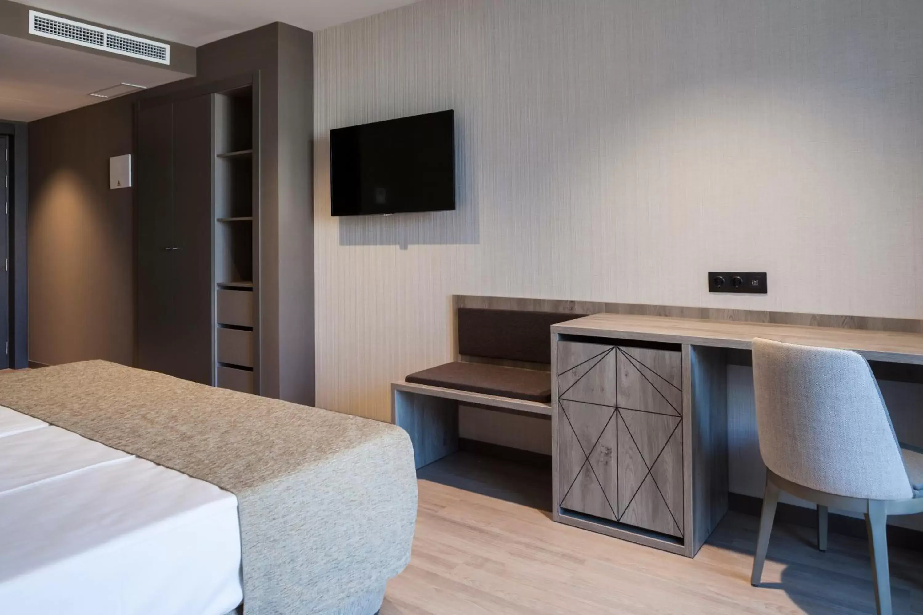 Superior Triple Room in Hotel Bristol 4 Sup Superior Triple Room in Hotel Bristol 4 Sup