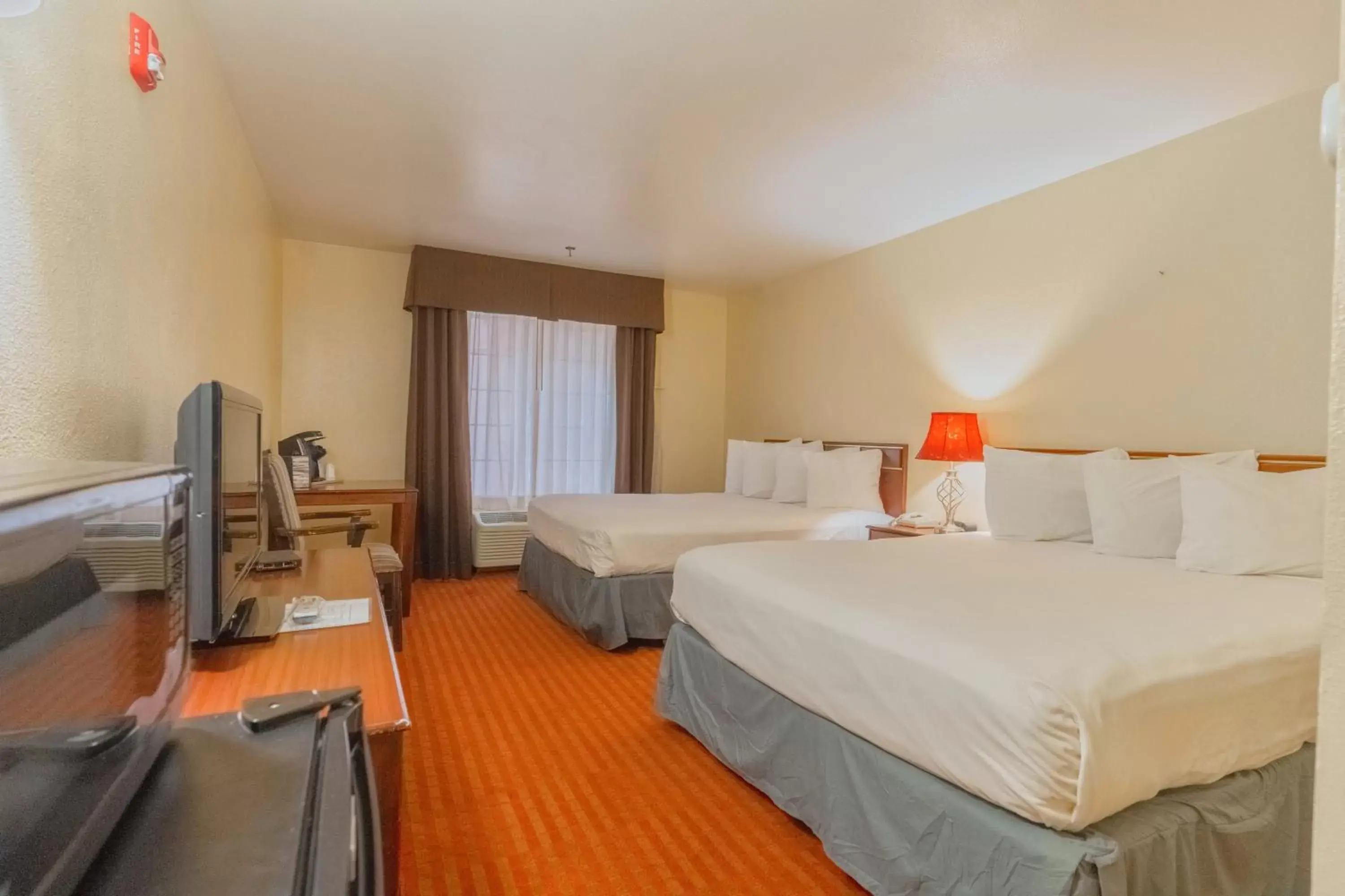 Double Room - Disability Access in The Monarch Inn Double Room - Disability Access in The Monarch Inn