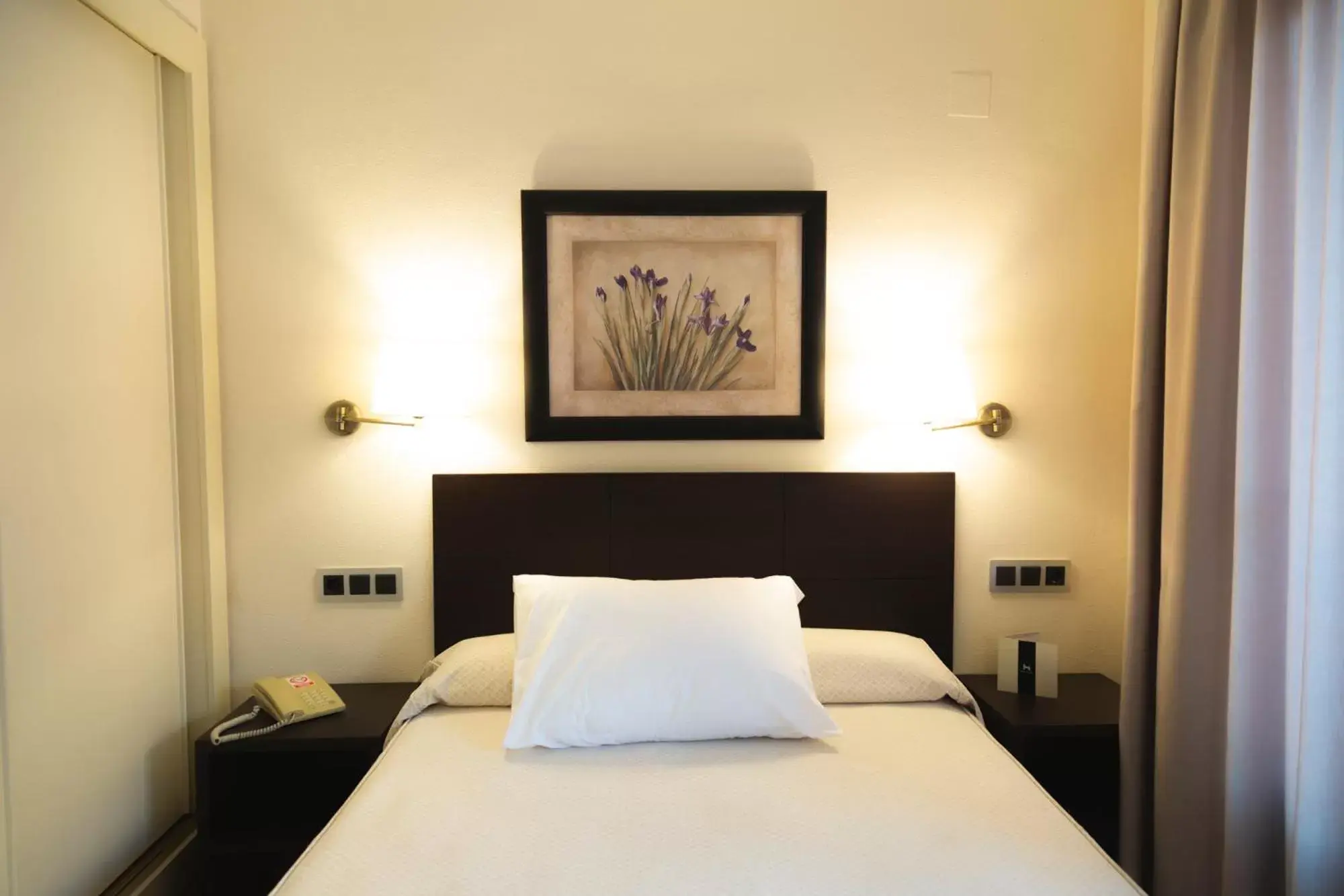 Single Room in Hotel Cristina Single Room in Hotel Cristina