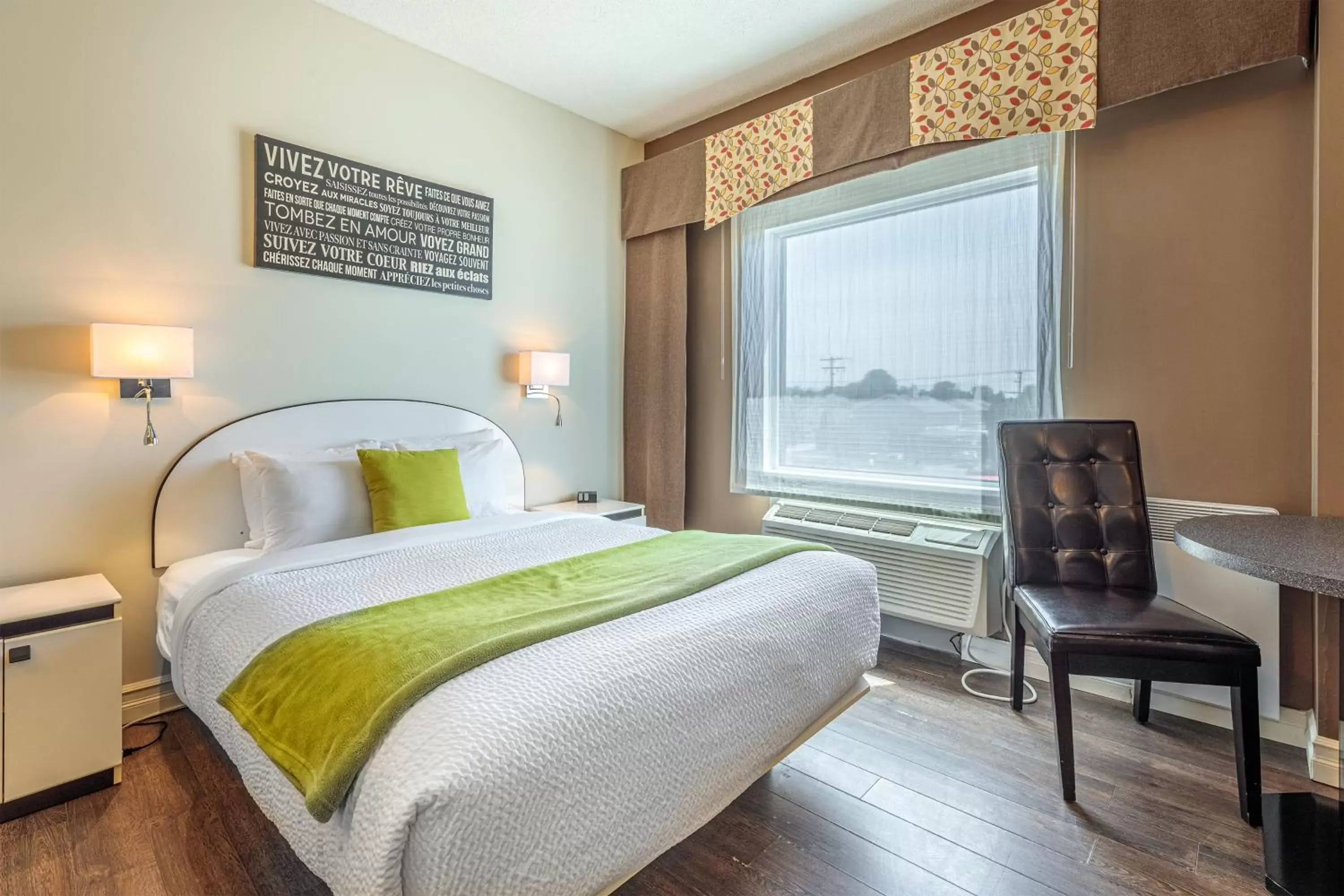 Double Room - Disability Access/Non-Smoking in Days Inn by Wyndham Berthierville Double Room - Disability Access/Non-Smoking in Days Inn by Wyndham Berthierville