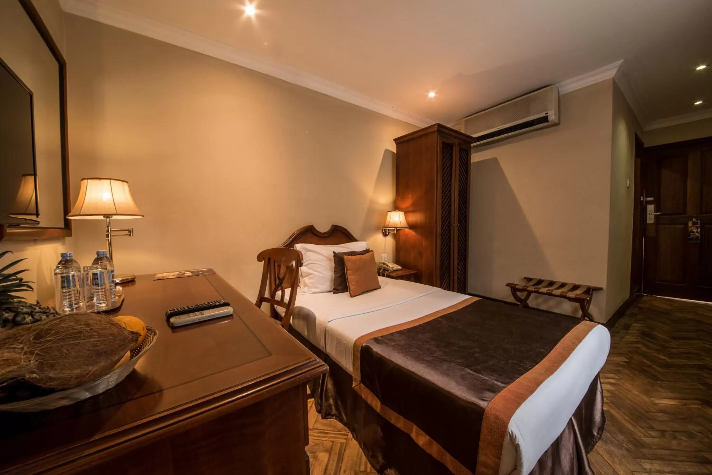 Deluxe Single Room in Speke Hotel 1996 Ltd Deluxe Single Room in Speke Hotel 1996 Ltd