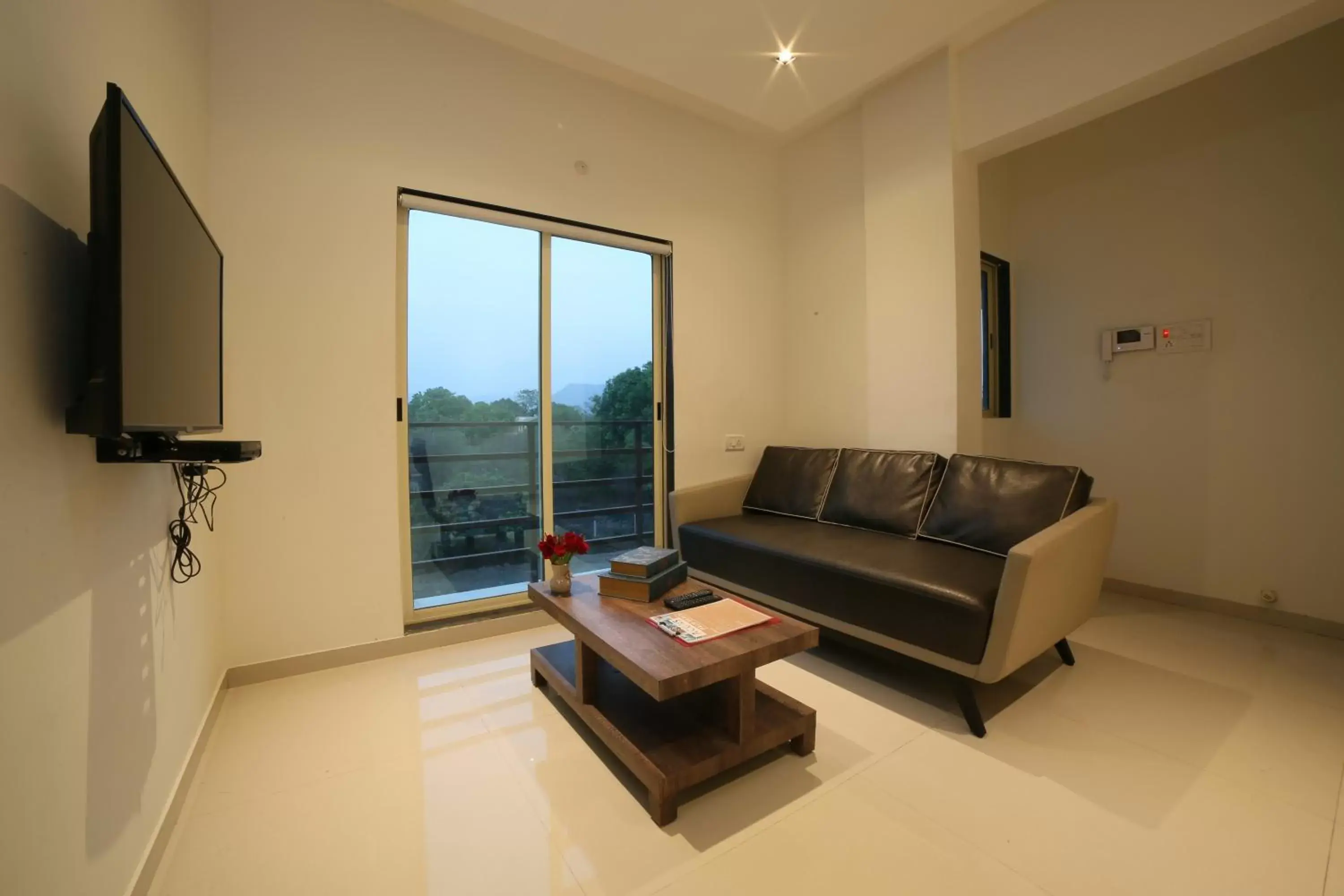 One-Bedroom Apartment in Acons Palm Beach One-Bedroom Apartment in Acons Palm Beach