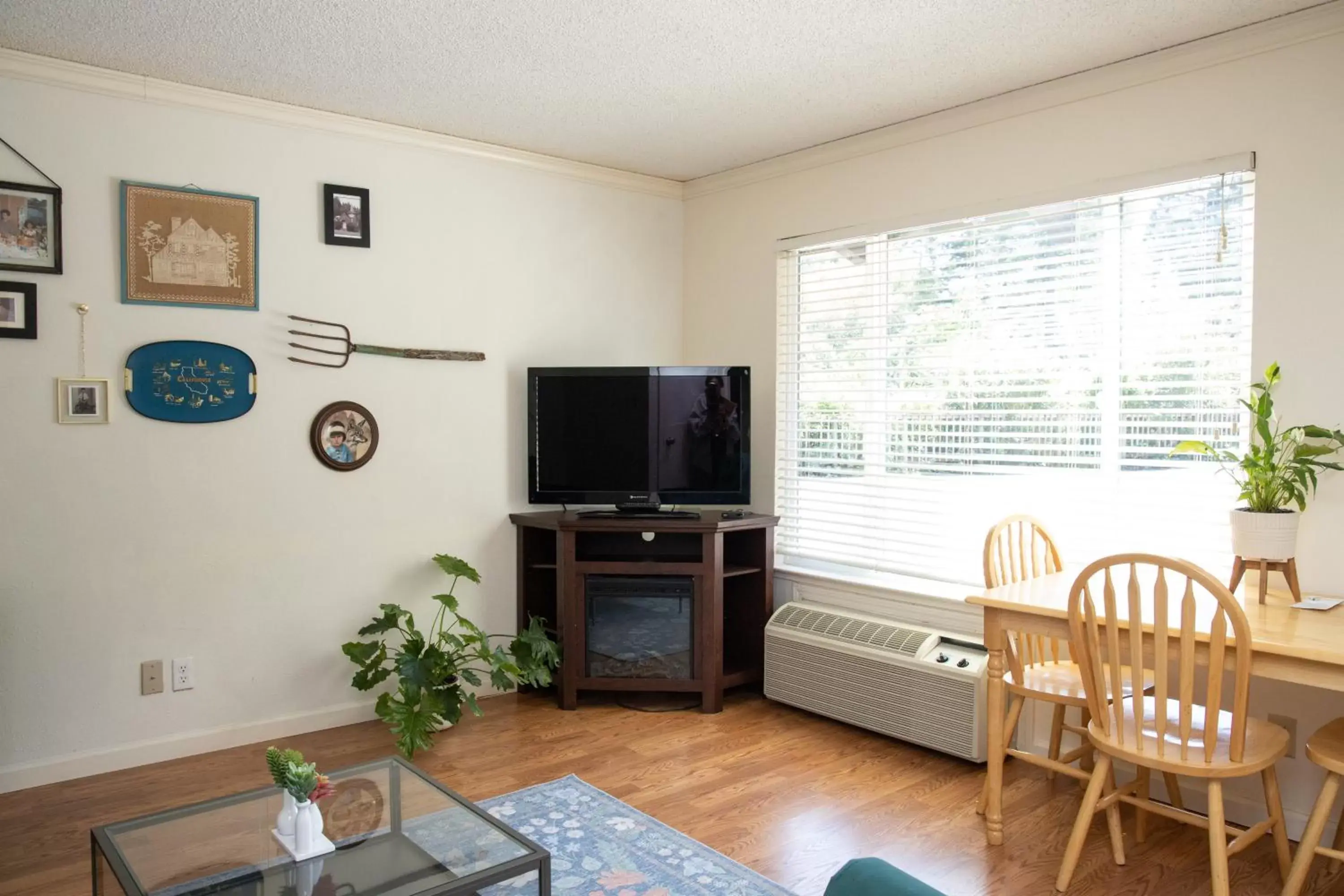 The Occidental Lodge The Occidental Lodge