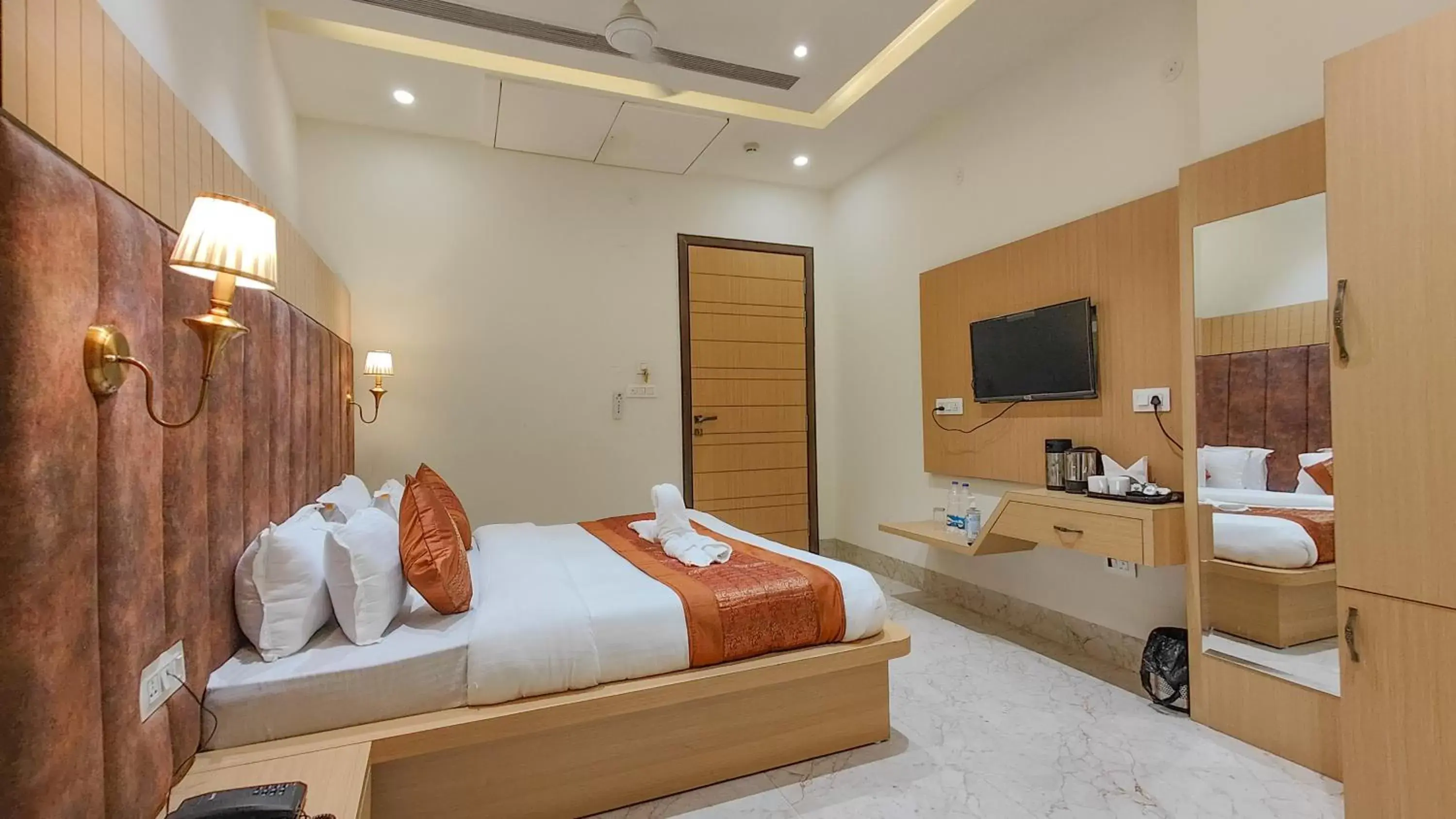 Perfect Stayz Premium- Hotel Sehdev Near Golden Temple Perfect Stayz Premium- Hotel Sehdev Near Golden Temple