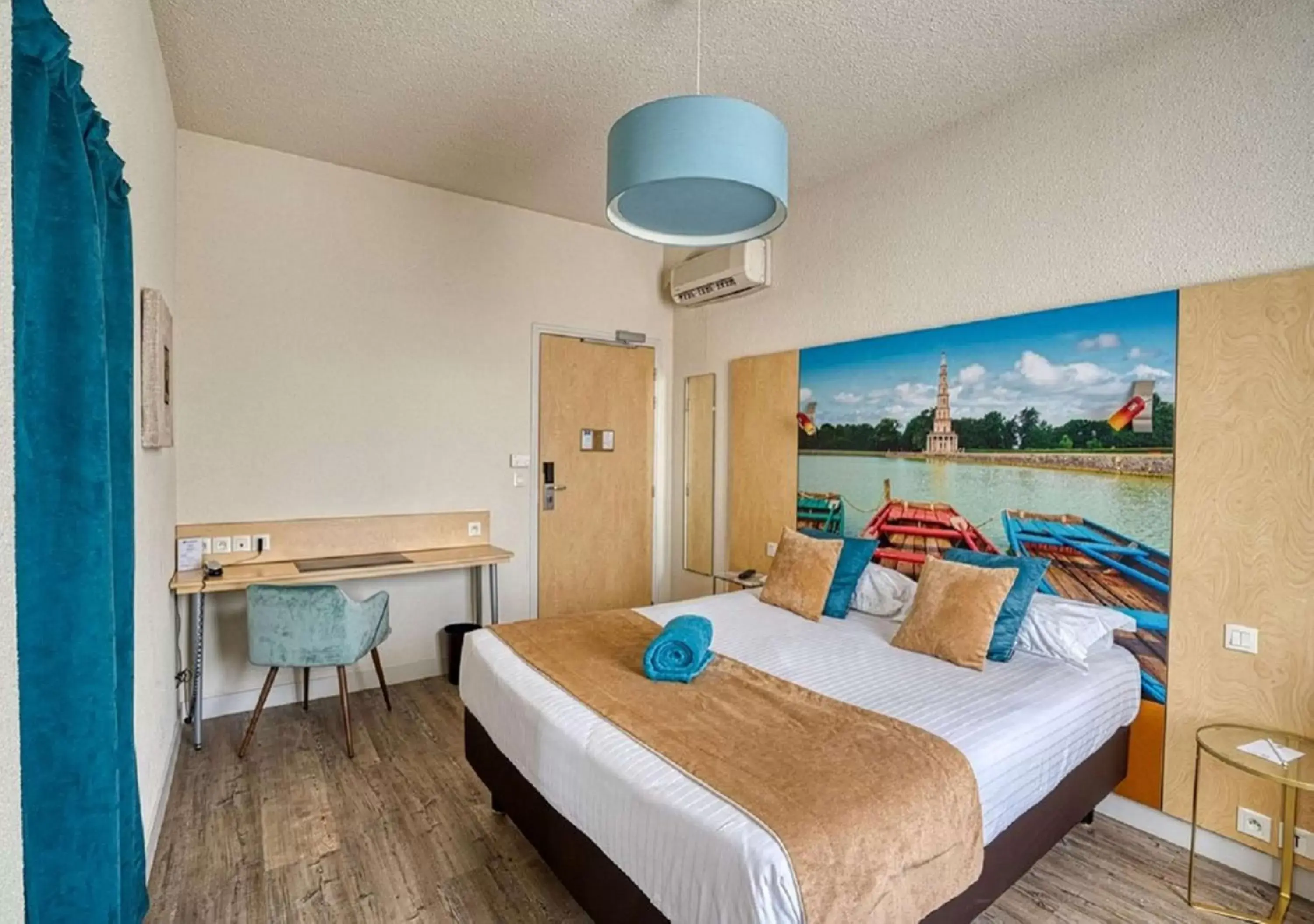 Standard Queen Room - Non-Smoking in Best Western Le Vinci Loire Valley Standard Queen Room - Non-Smoking in Best Western Le Vinci Loire Valley