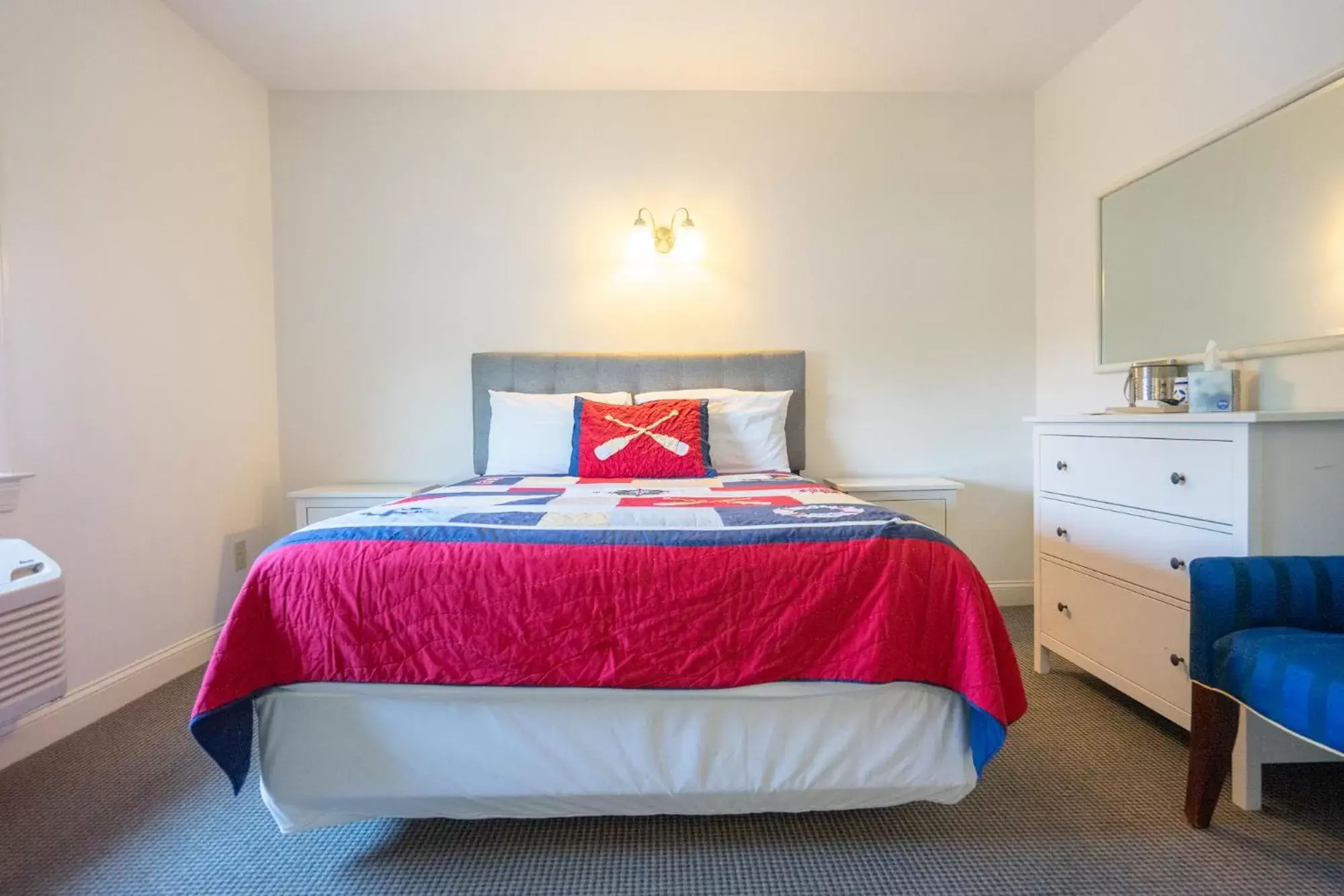 Queen Room in Rhea's Inn Queen Room in Rhea's Inn