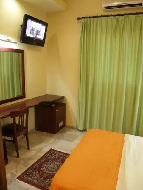 Economy Double Room - Ground Floor in Hotel Filoxenia Economy Double Room - Ground Floor in Hotel Filoxenia