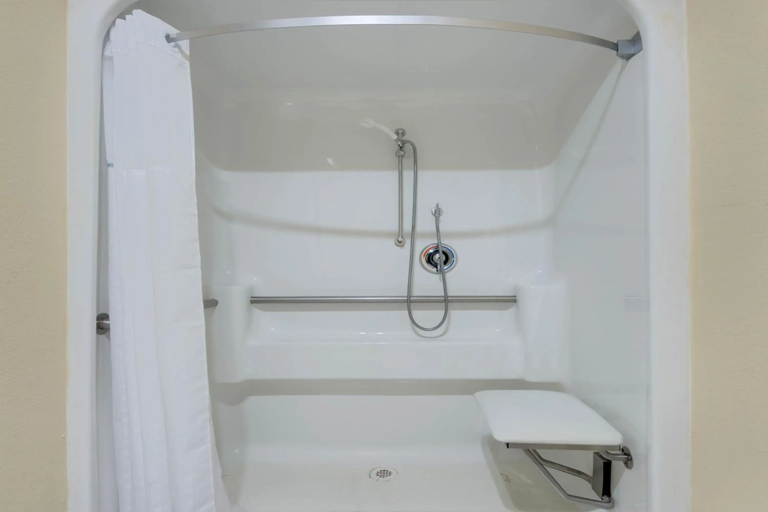 King Room - Mobility Access/Non-Smoking in Super 8 by Wyndham Kansas City King Room - Mobility Access/Non-Smoking in Super 8 by Wyndham Kansas City