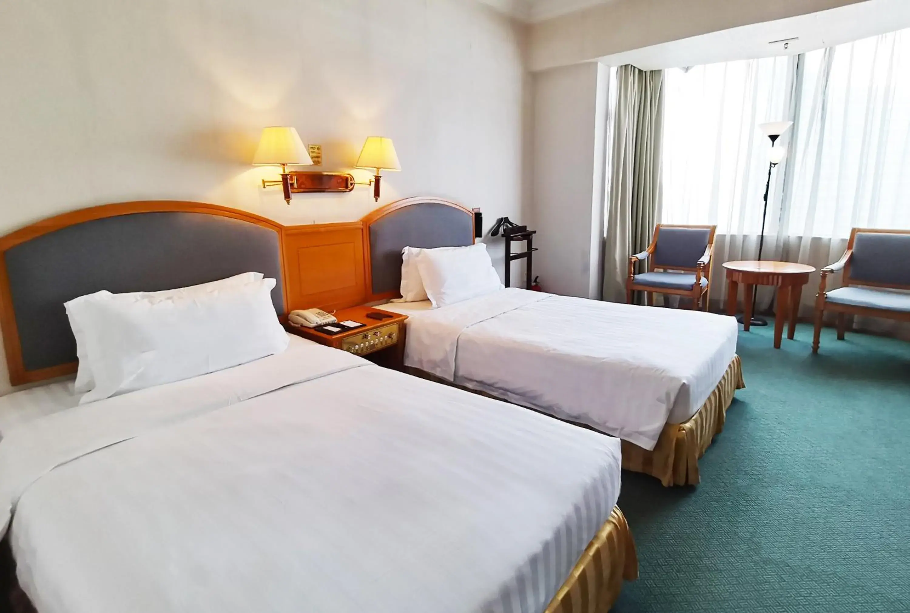 Deluxe Twin Room in Rosedale Hotel & Suite Deluxe Twin Room in Rosedale Hotel & Suite