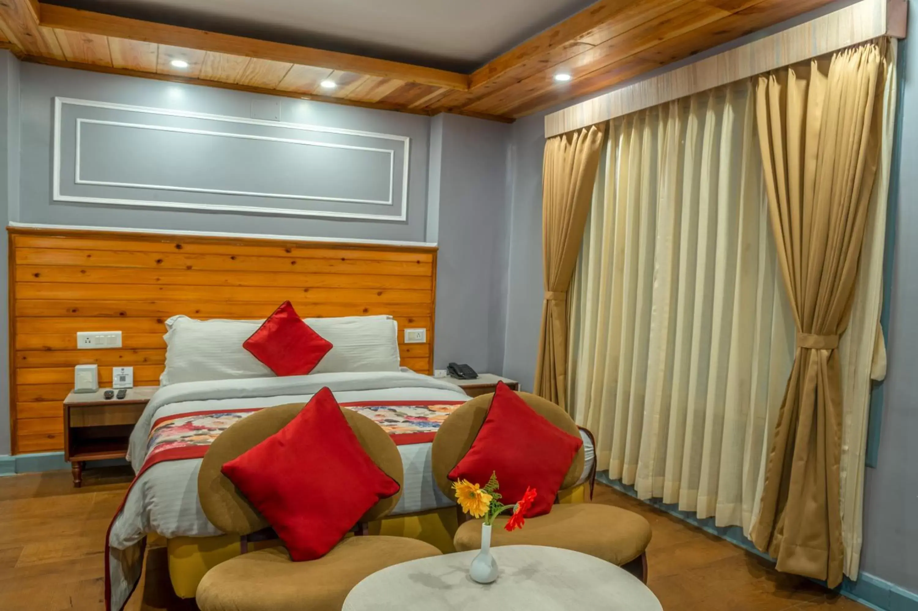 Deluxe Room in Mount Conifer Suites & Spa Deluxe Room in Mount Conifer Suites & Spa