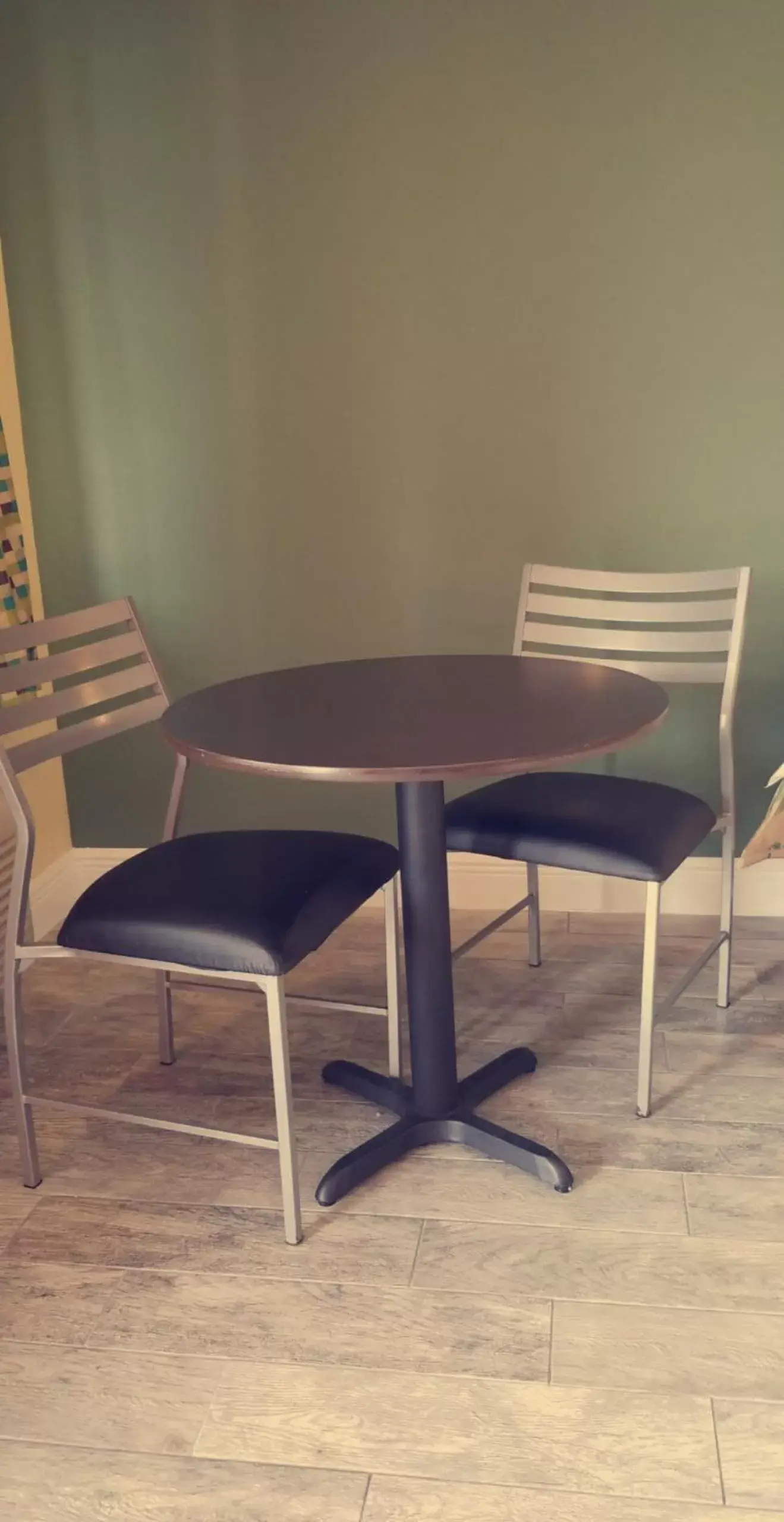 Queen Room with Two Queen Beds - Non-Smoking in Oxford Inn and Suites Nasa Queen Room with Two Queen Beds - Non-Smoking in Oxford Inn and Suites Nasa