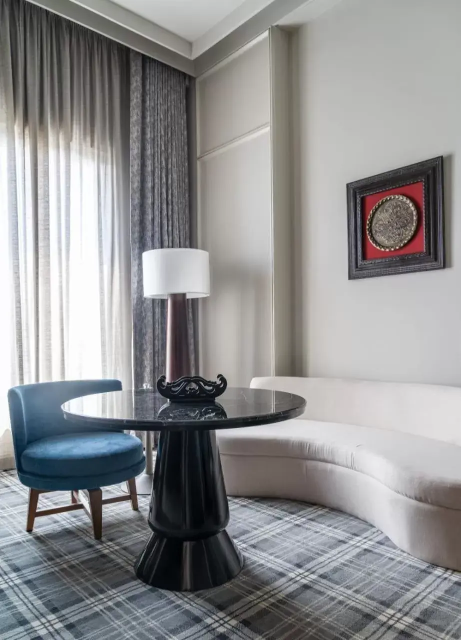 Club 2 Bay Suite with Complementary - Lounge Access (High Tea & Happy Hours), 4 pieces Laundry per Day and Two-way Airport Transfers in The Residency Towers Club 2 Bay Suite with Complementary - Lounge Access (High Tea & Happy Hours), 4 pieces Laundry per Day and Two-way Airport Transfers in The Residency Towers