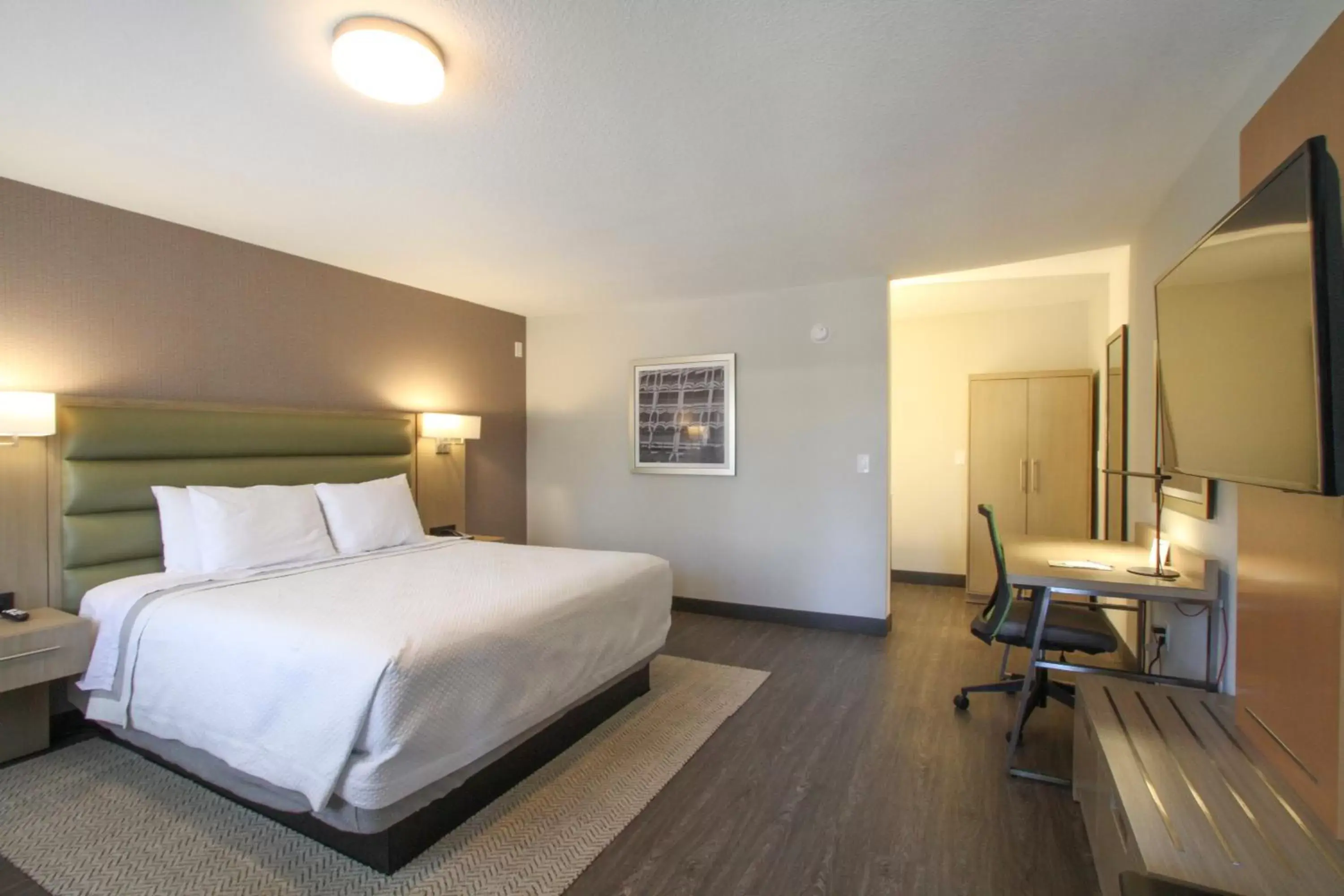 King Room in GreenTree Pasadena King Room in GreenTree Pasadena