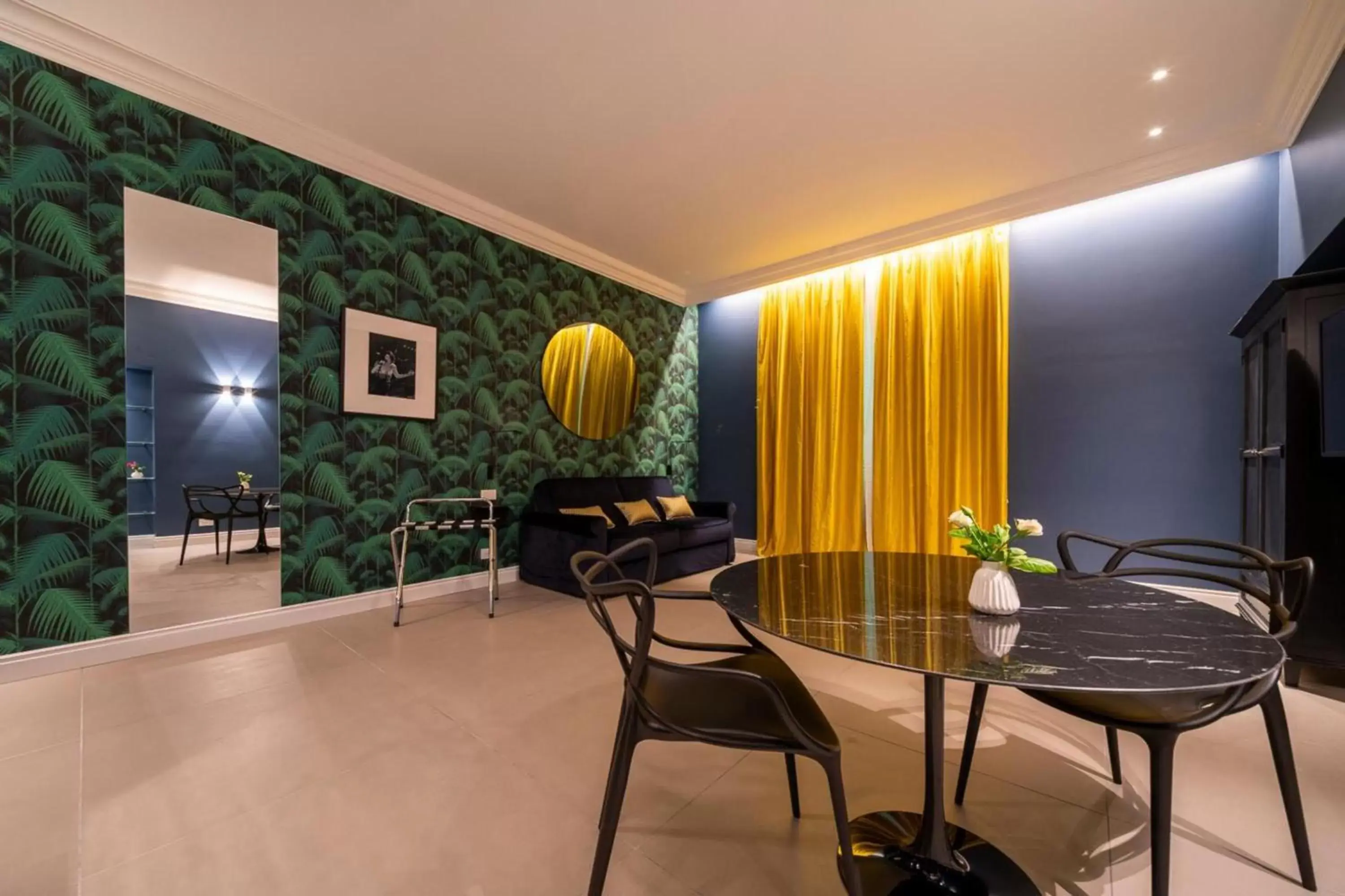 Living room, Dining Area in Boutique Central Apartments- Happy Rentals Living room, Dining Area in Boutique Central Apartments- Happy Rentals