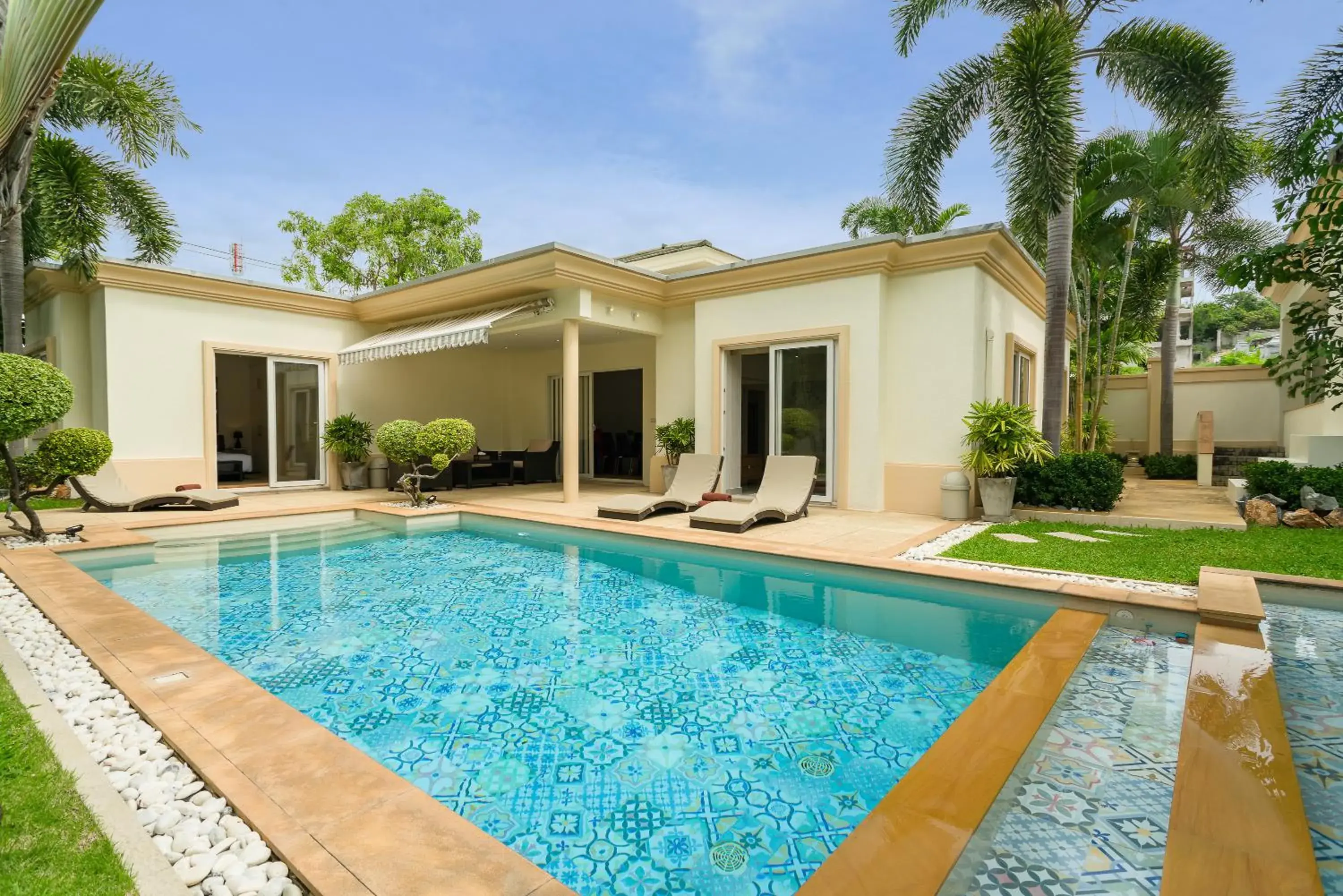 Luxury Pool Villa 3BR 6-8 persons Luxury Pool Villa 3BR 6-8 persons