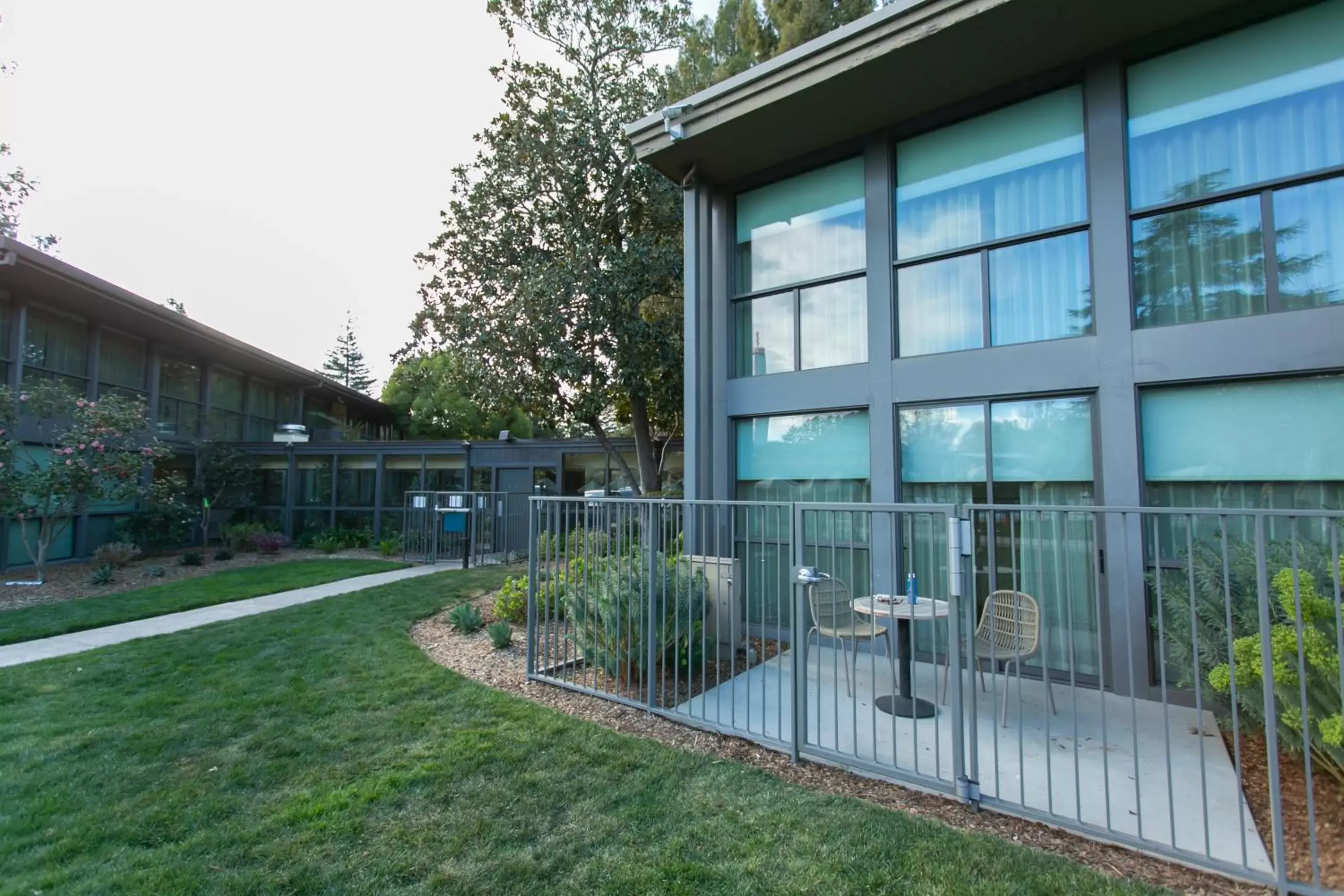 Premium King with Poolside Patio in Flamingo Resort & Spa Santa Rosa Sonoma, Tapestry by Hilton Premium King with Poolside Patio in Flamingo Resort & Spa Santa Rosa Sonoma, Tapestry by Hilton