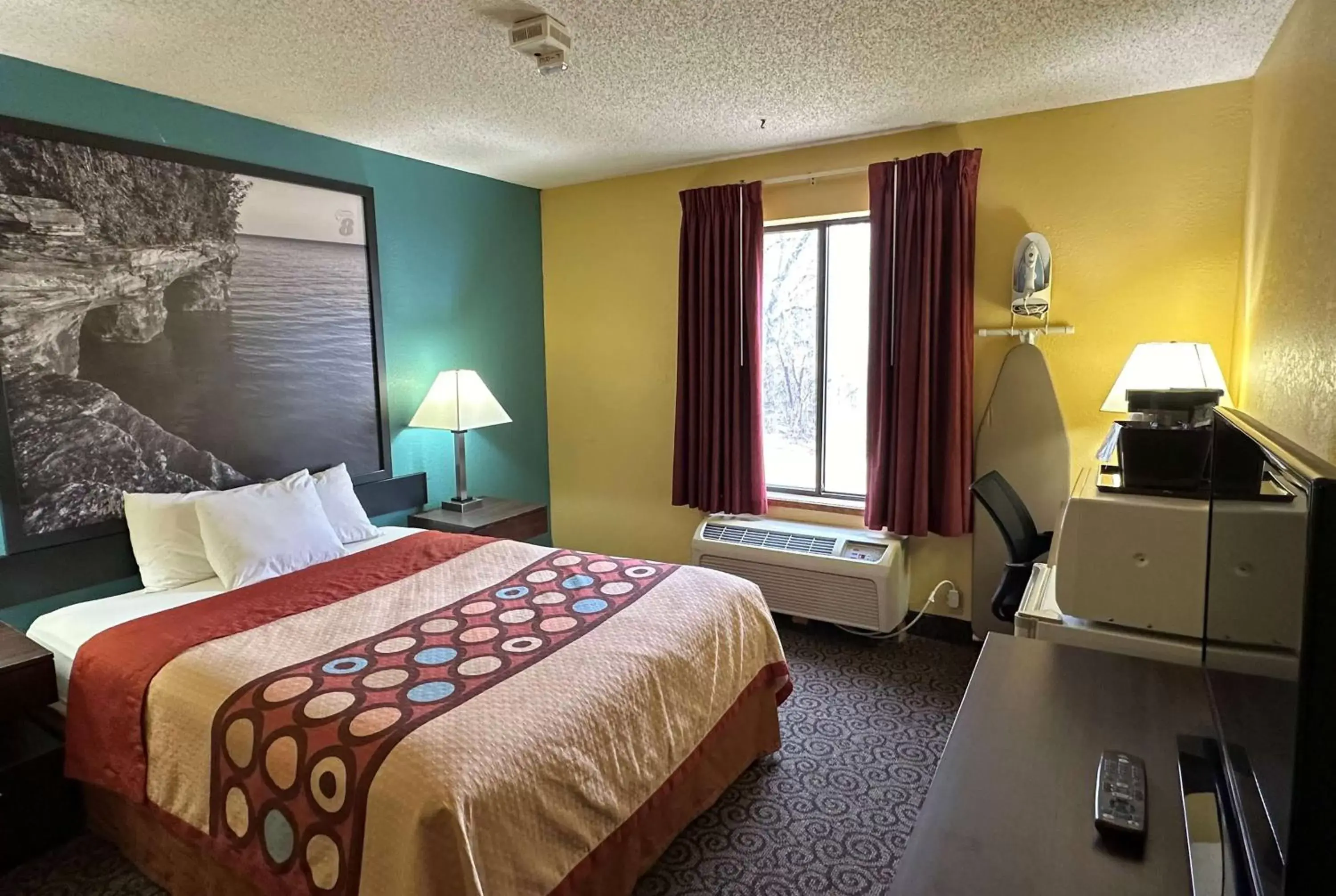 Queen Room - Disability Access/Non-Smoking in Super 8 by Wyndham Appleton Queen Room - Disability Access/Non-Smoking in Super 8 by Wyndham Appleton