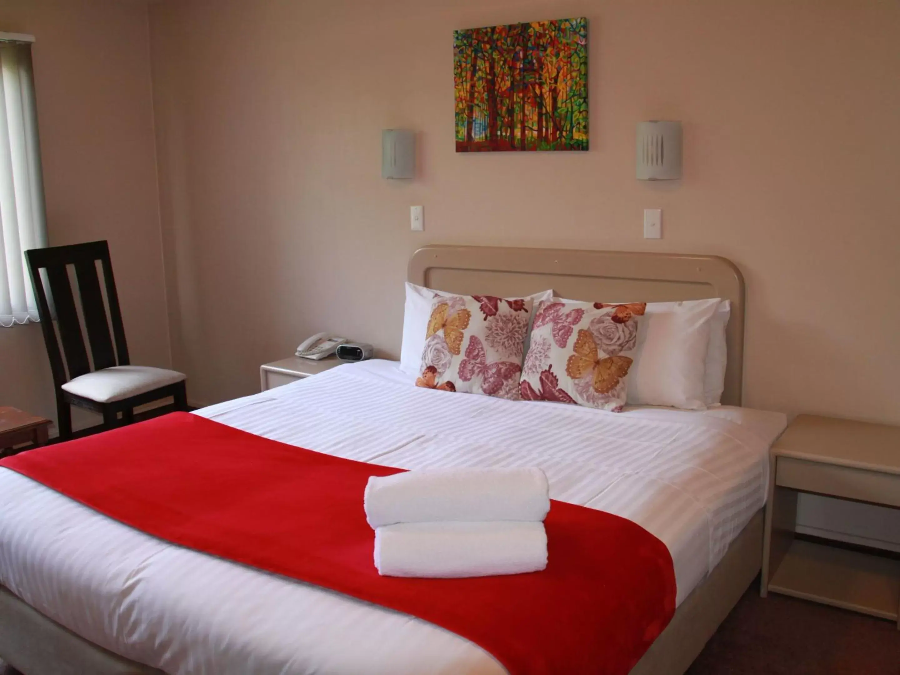 Executive Deluxe Studio in ASURE Camelot Arms Motor Lodge Executive Deluxe Studio in ASURE Camelot Arms Motor Lodge