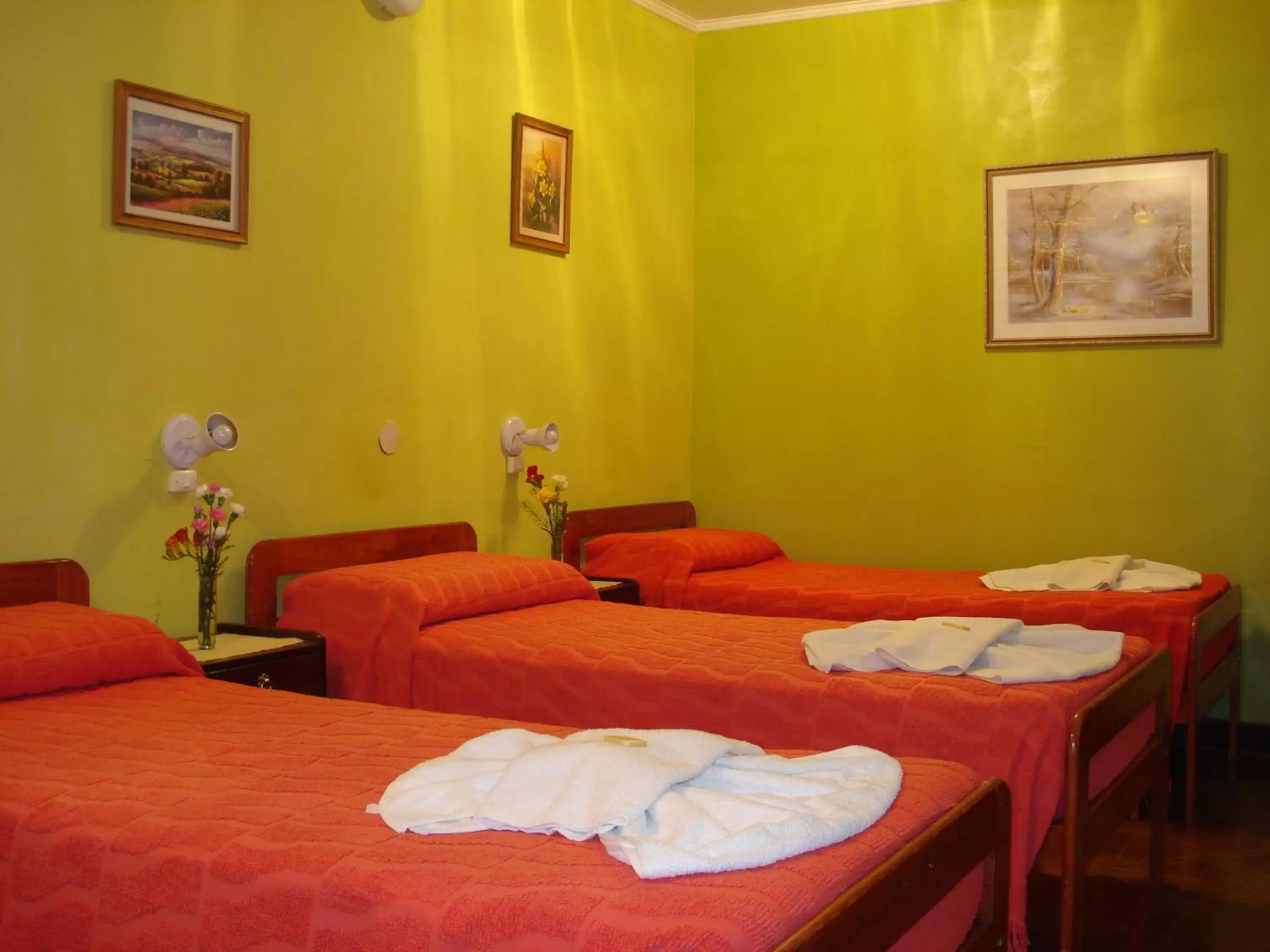 Standard Triple Room in Hosteria Los Helechos Standard Triple Room in Hosteria Los Helechos