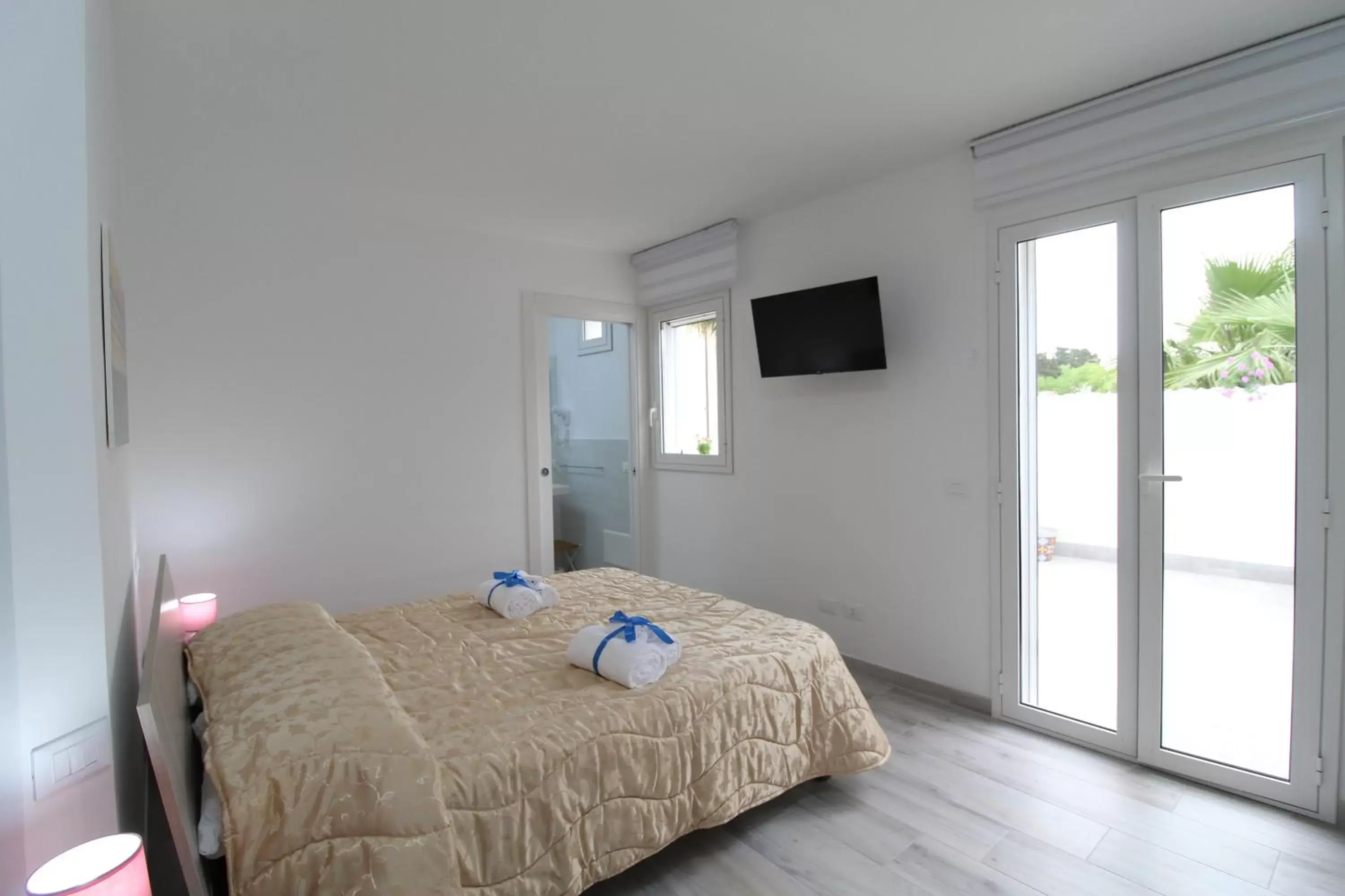 Triple Room with Private Bathroom in BED & BREAKFAST VAL di ERICE Triple Room with Private Bathroom in BED & BREAKFAST VAL di ERICE