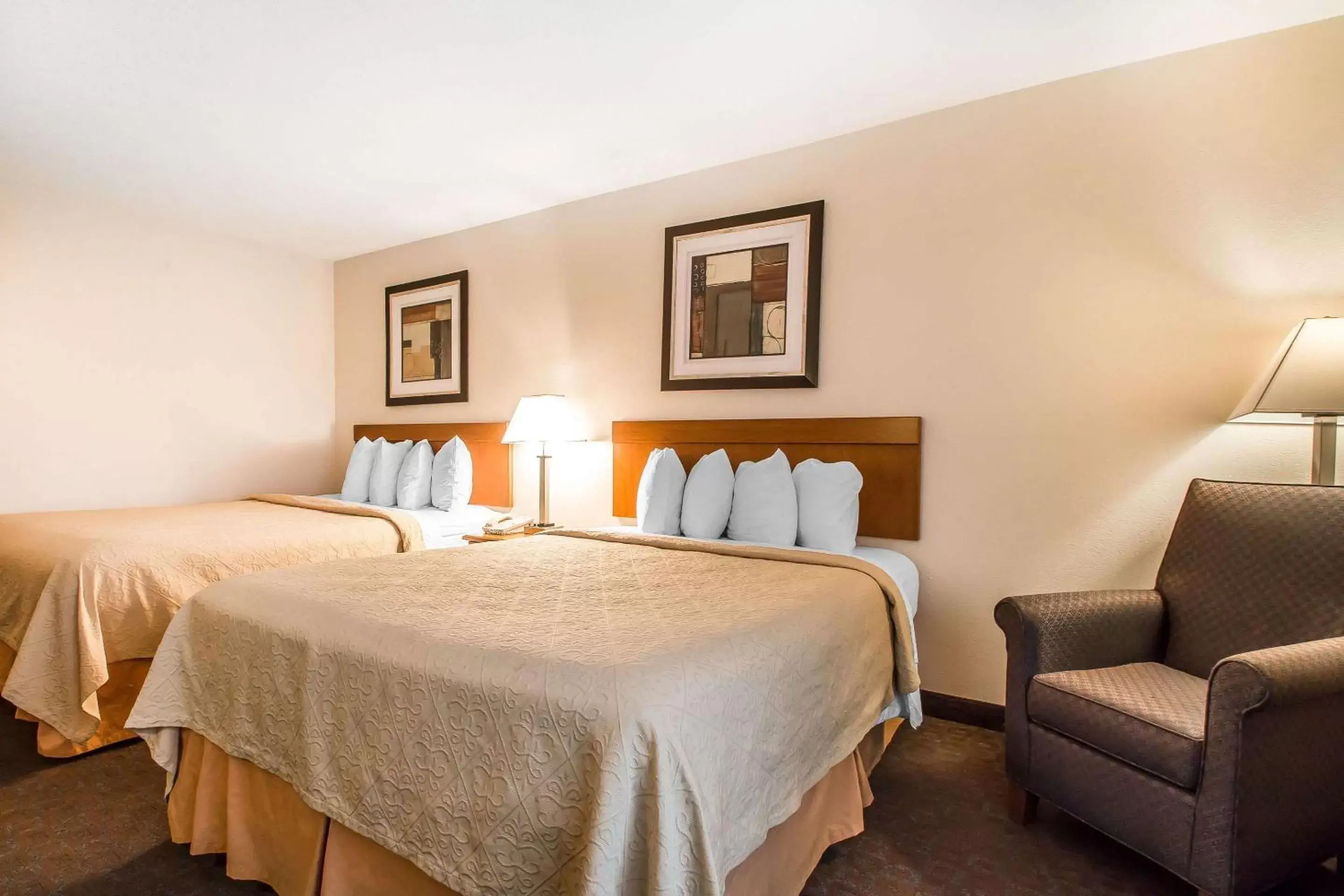 Queen Room with Two Queen Beds - Non-Smoking in Quality Inn Morris I-80 Queen Room with Two Queen Beds - Non-Smoking in Quality Inn Morris I-80