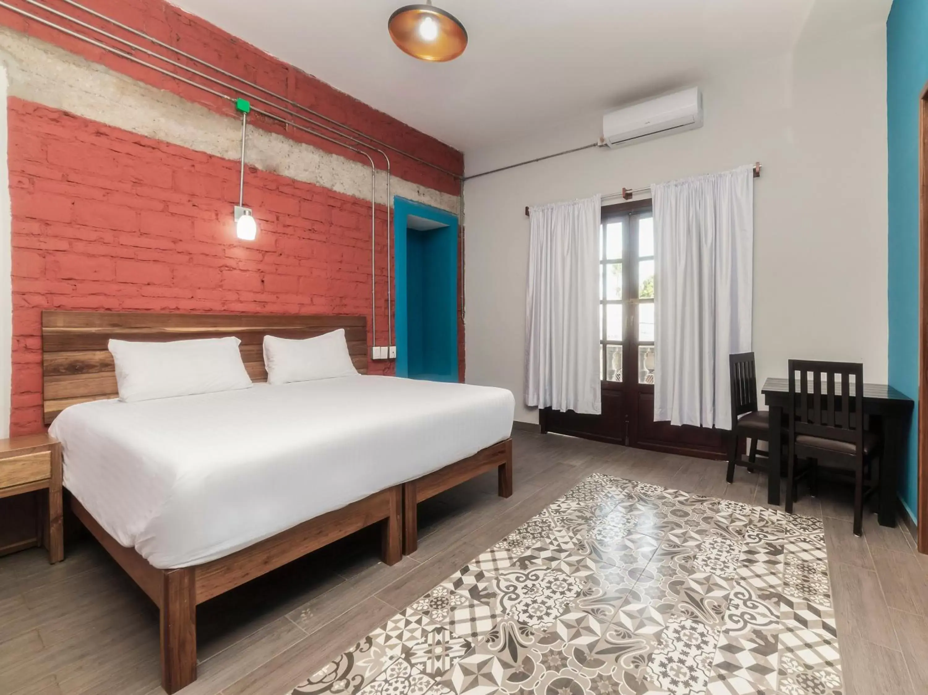 Junior Suite with Balcony in Hotel Meson del Barrio Junior Suite with Balcony in Hotel Meson del Barrio