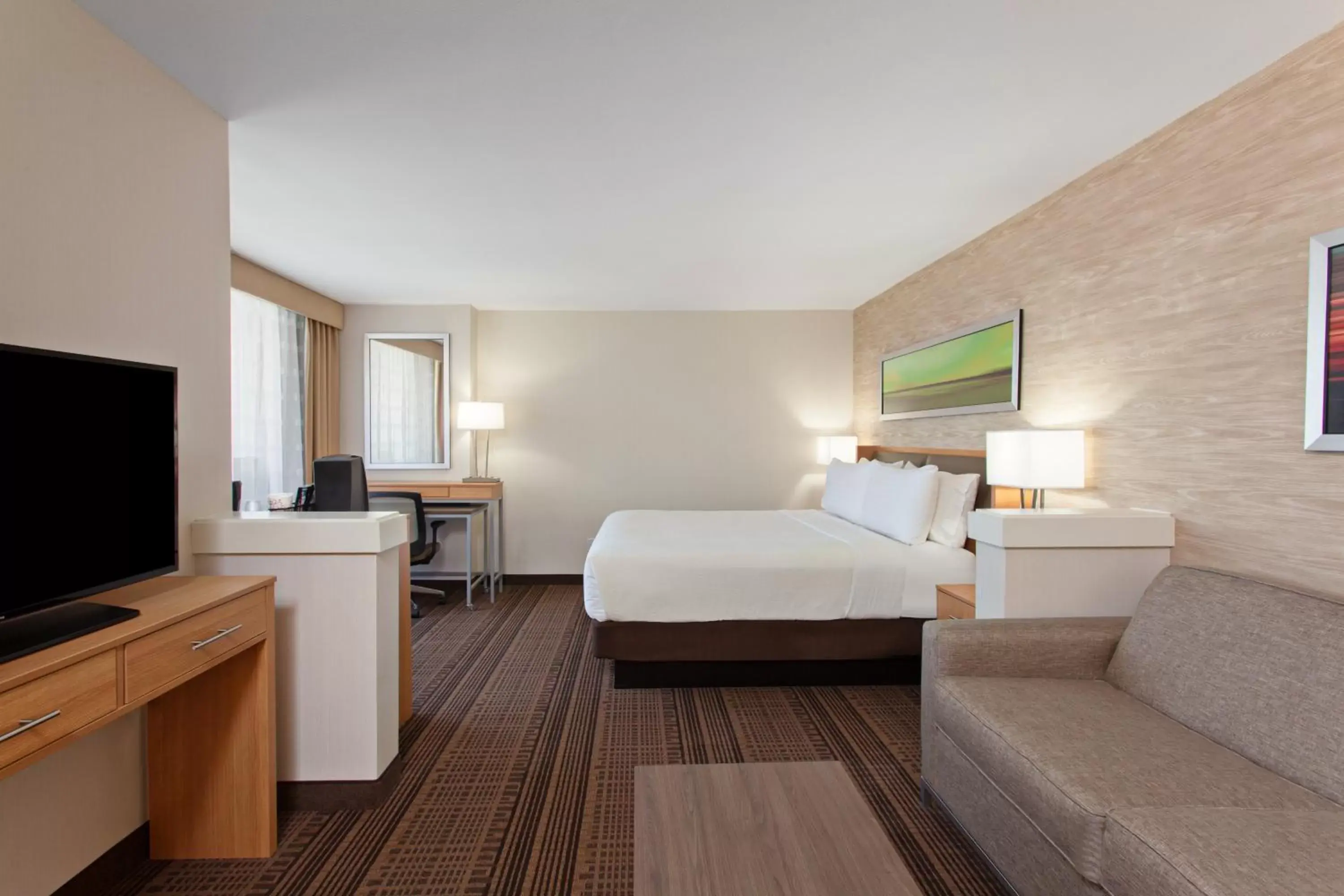 King Suite - Non-Smoking in Holiday Inn Diamond Bar - Pomona, an IHG Hotel King Suite - Non-Smoking in Holiday Inn Diamond Bar - Pomona, an IHG Hotel