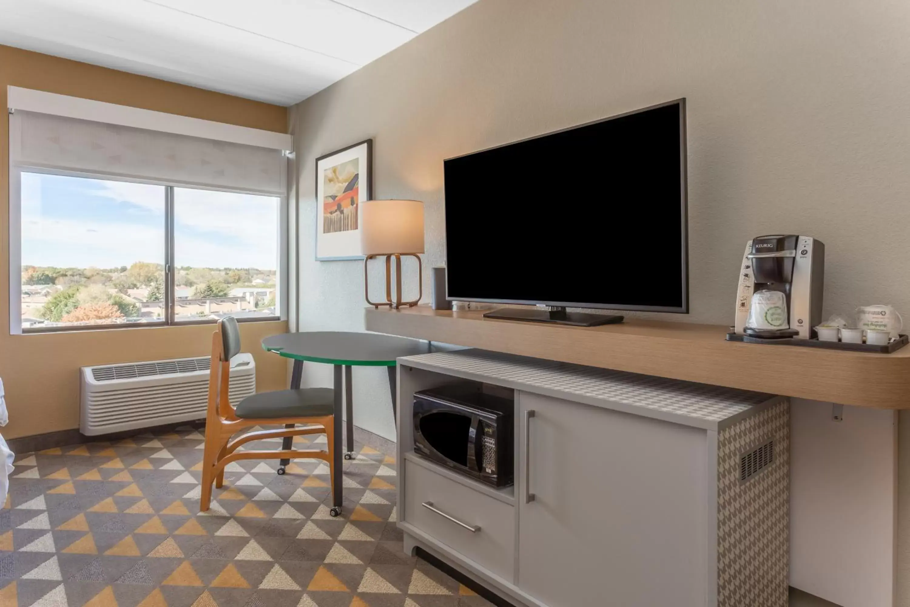 Queen Room with Two Queen Beds - Disability Access in Holiday Inn Rockford, an IHG Hotel Queen Room with Two Queen Beds - Disability Access in Holiday Inn Rockford, an IHG Hotel