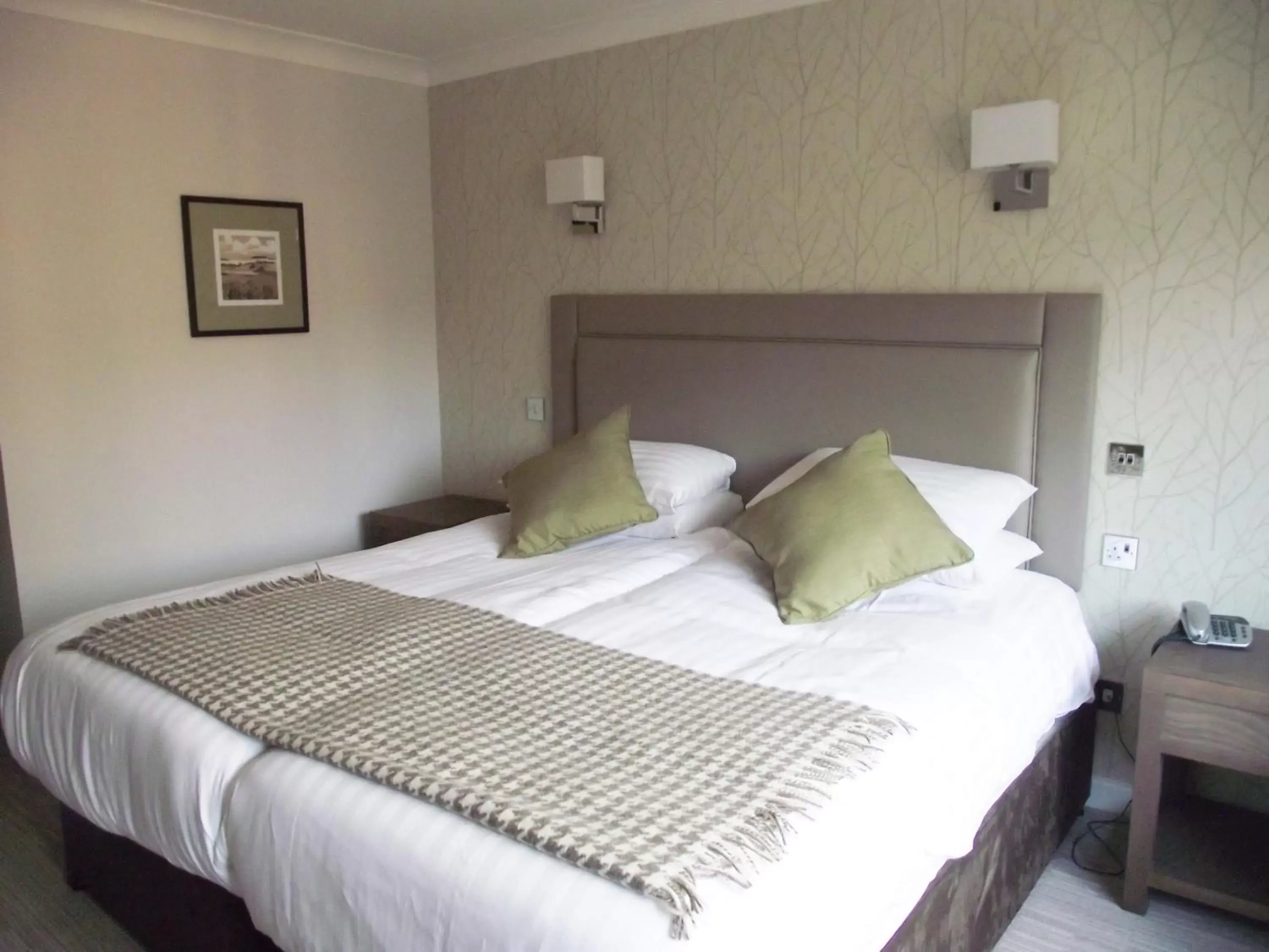 Standard Double or Twin Room in Winchester Royal Hotel Standard Double or Twin Room in Winchester Royal Hotel