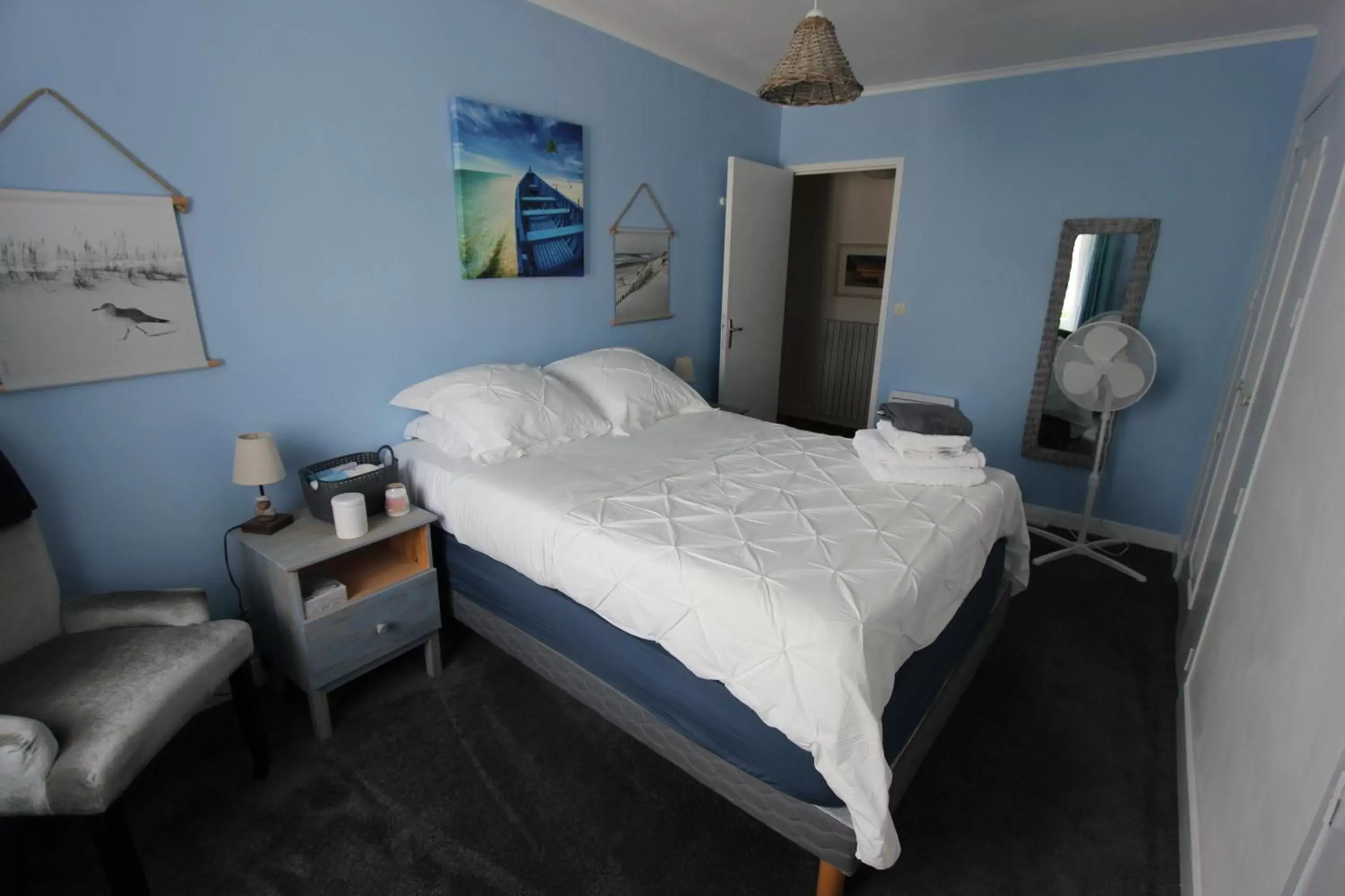 Double Room in La Charentaise des Lilas Double Room in La Charentaise des Lilas